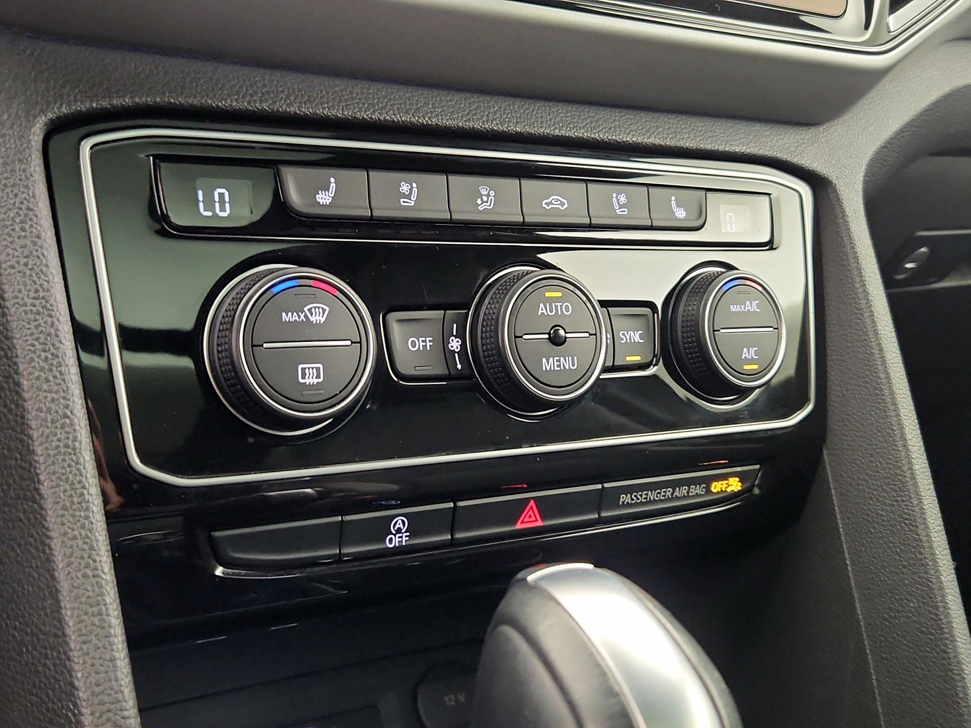 Thumbnail: 2021 Volkswagen Atlas - 16