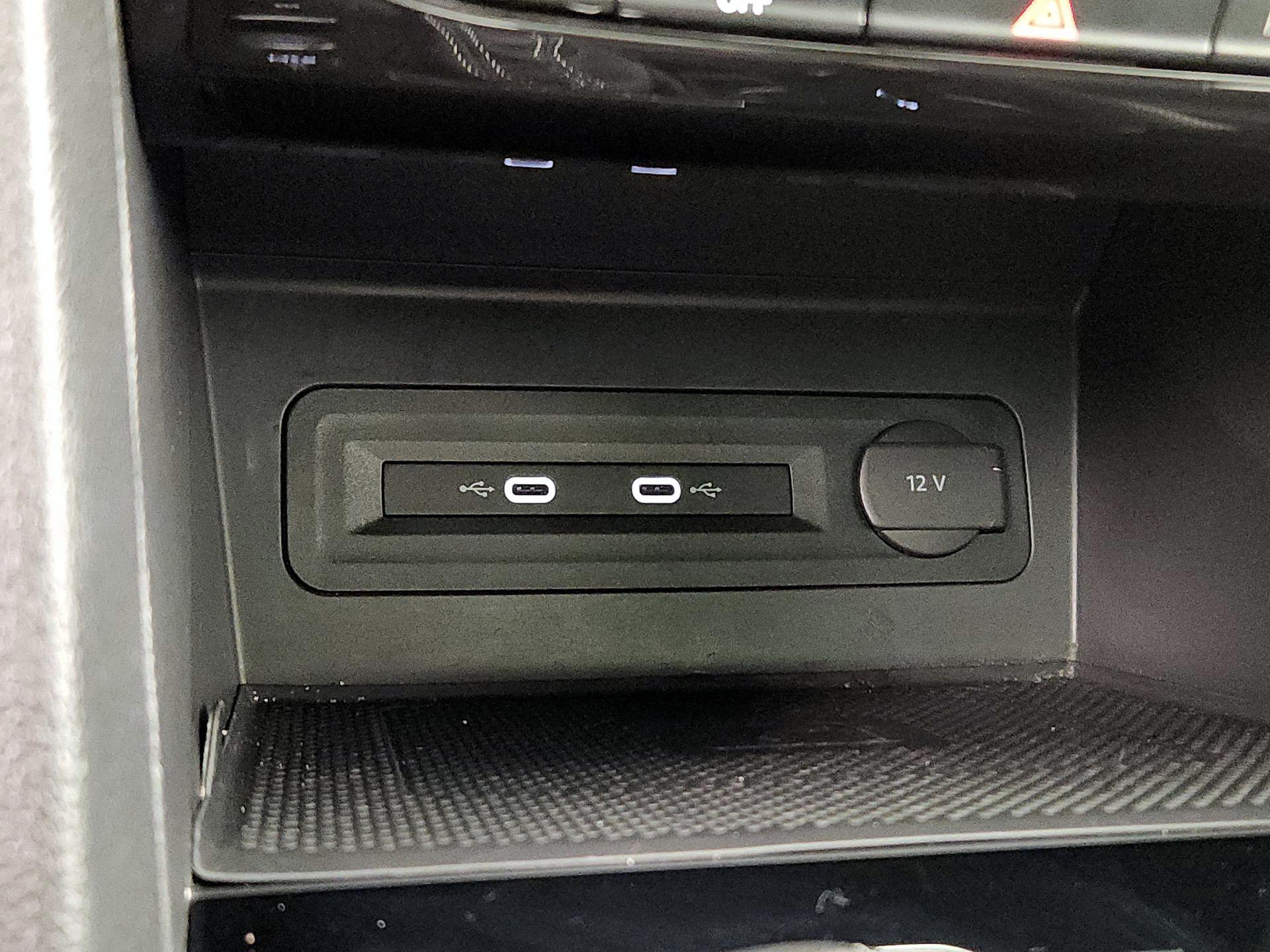 Thumbnail: 2021 Volkswagen Atlas - 18