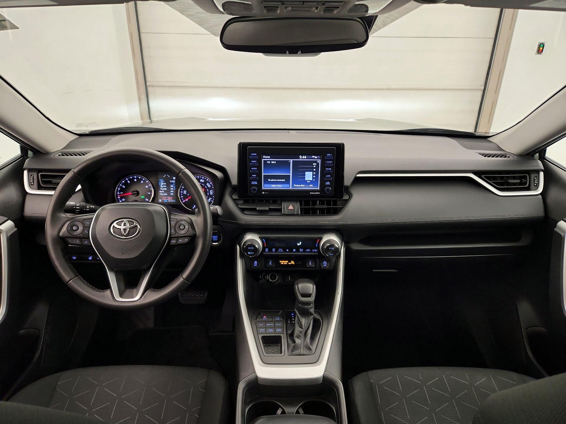 Thumbnail: 2021 Toyota RAV4 - 9
