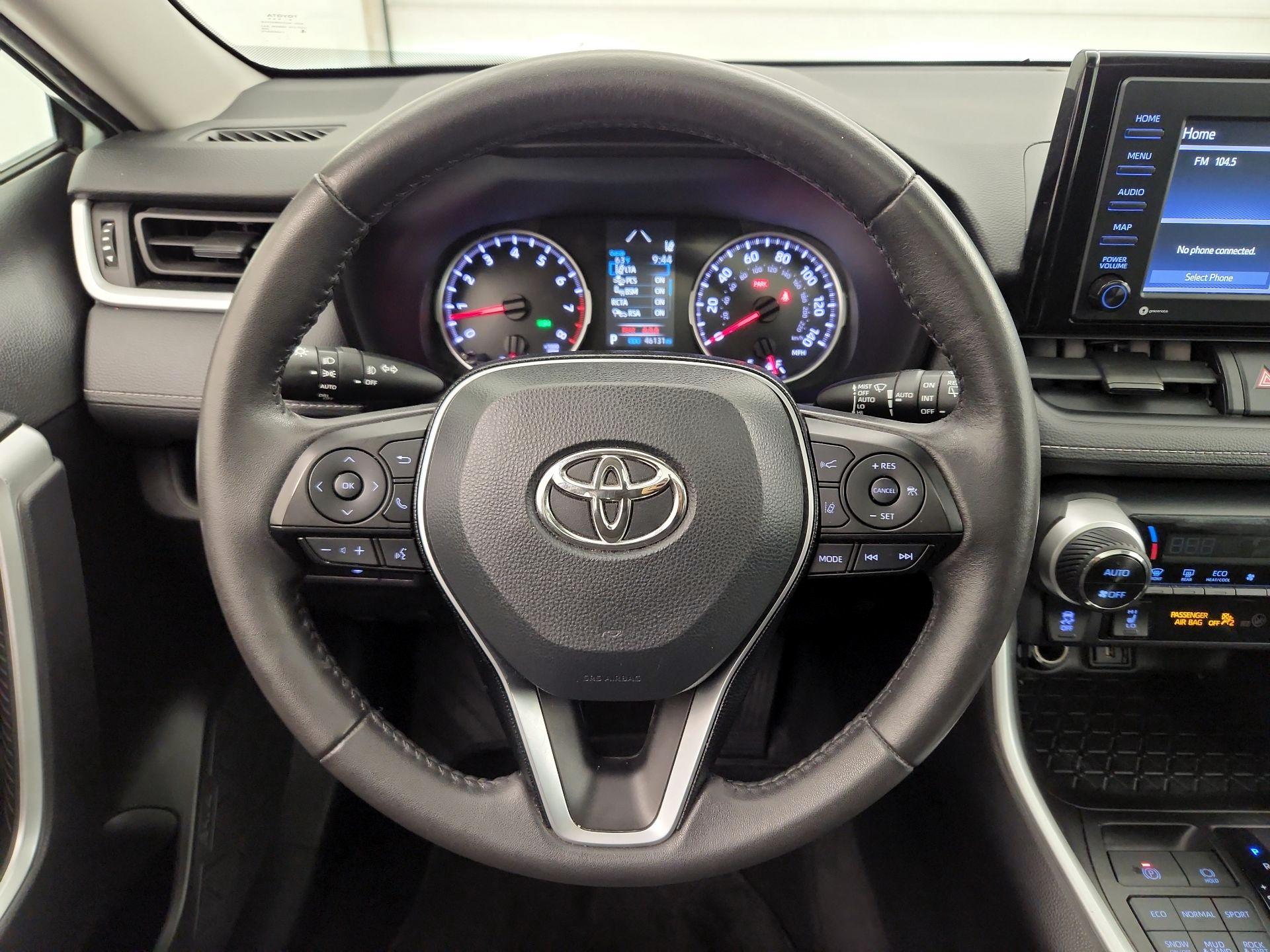 Thumbnail: 2021 Toyota RAV4 - 10