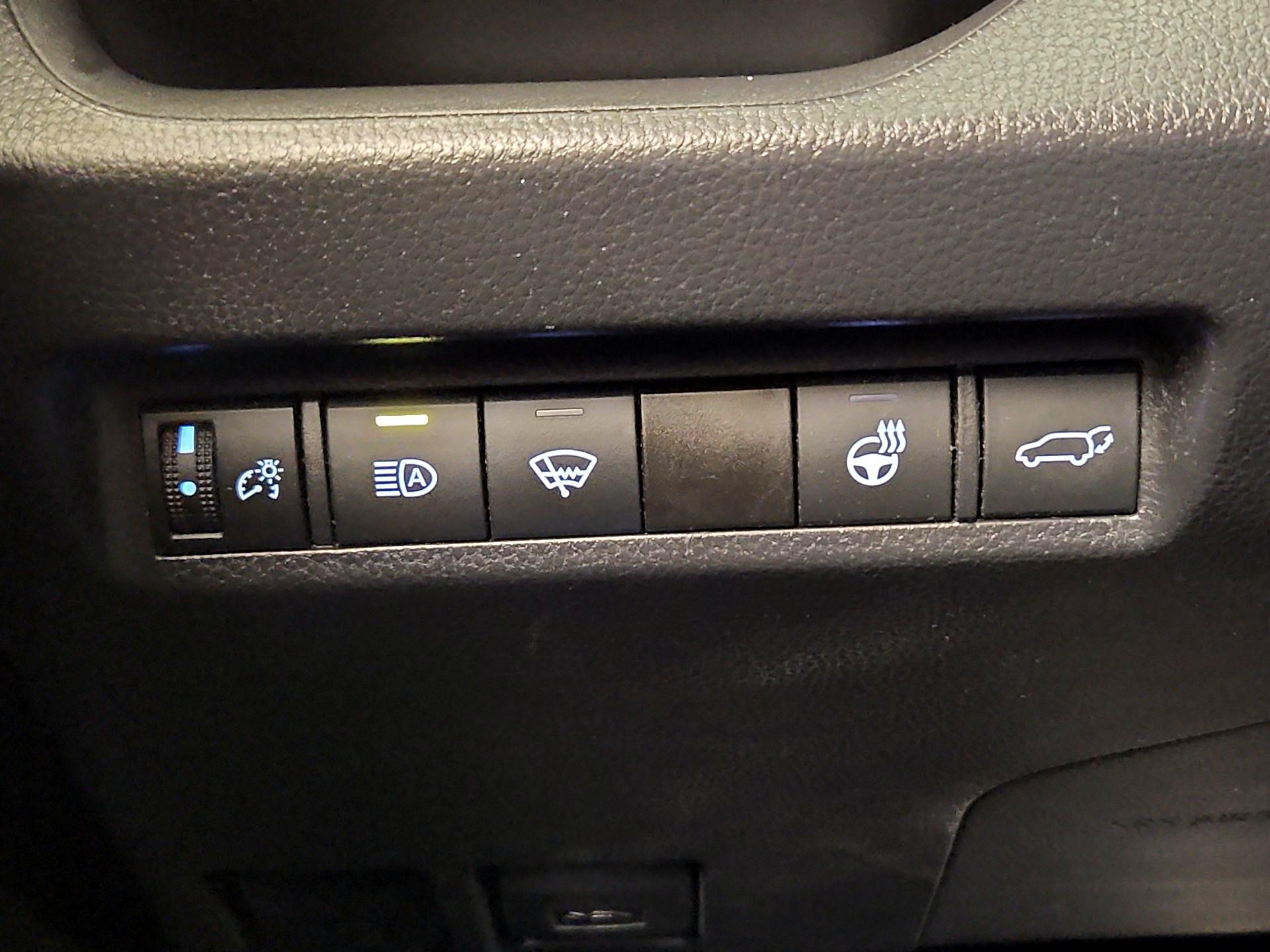 Thumbnail: 2021 Toyota RAV4 - 13