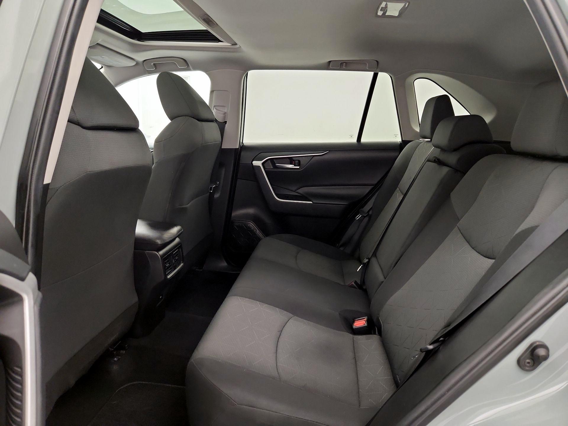 Thumbnail: 2021 Toyota RAV4 - 20