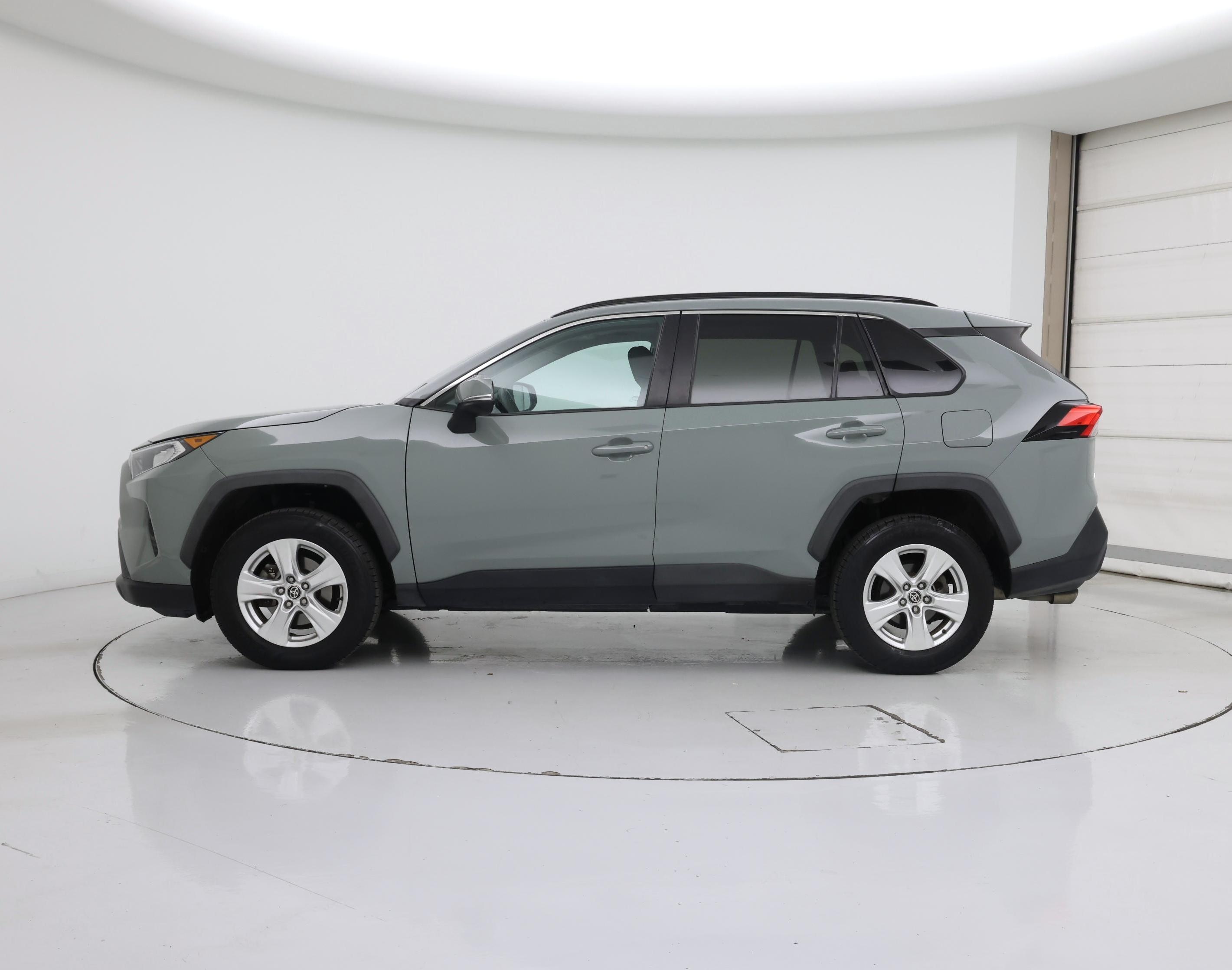 Thumbnail: 2021 Toyota RAV4 - 3