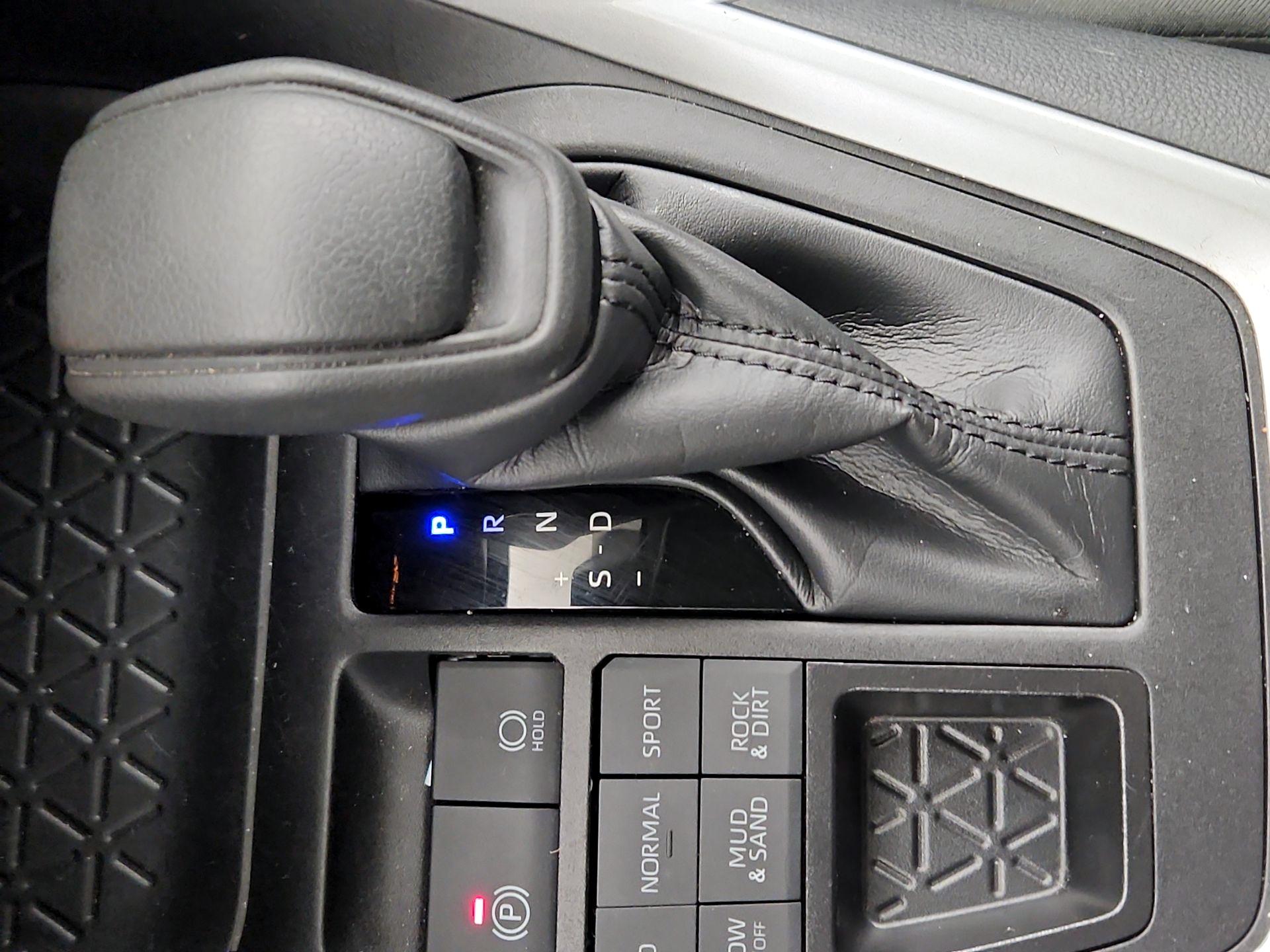 Thumbnail: 2024 Toyota RAV4 - 17