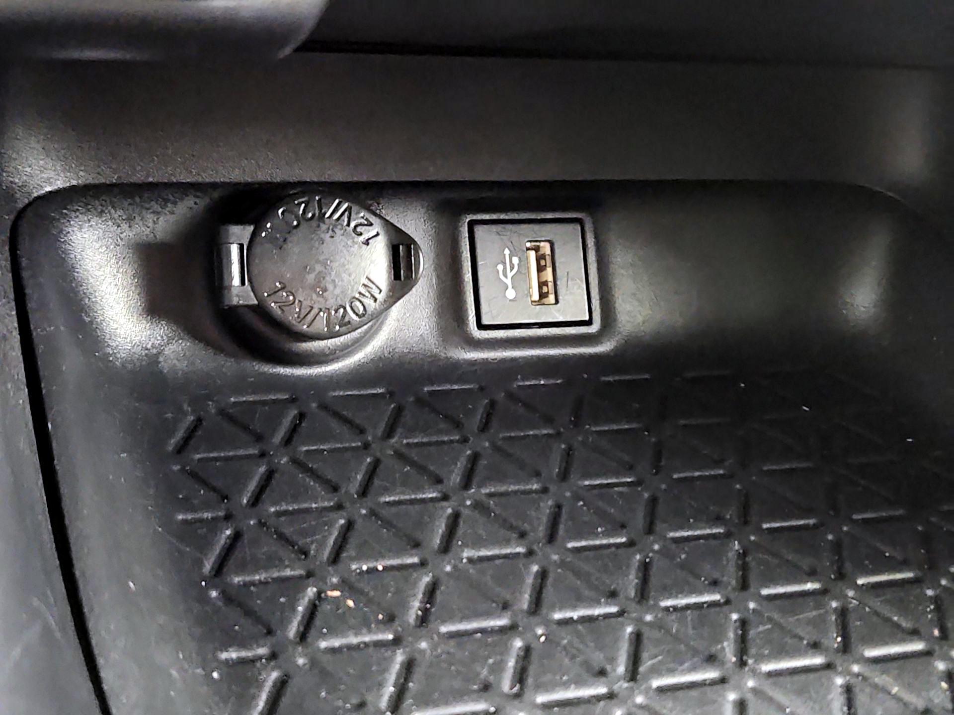 Thumbnail: 2024 Toyota RAV4 - 18