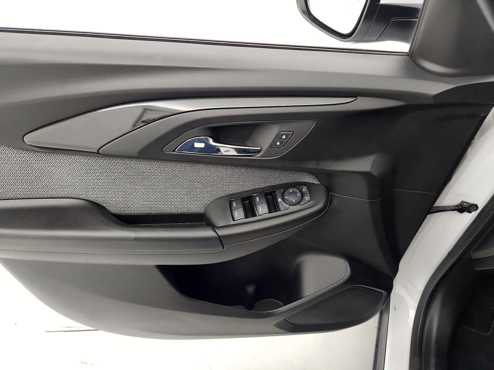 Thumbnail: 2023 Chevrolet TrailBlazer - 12