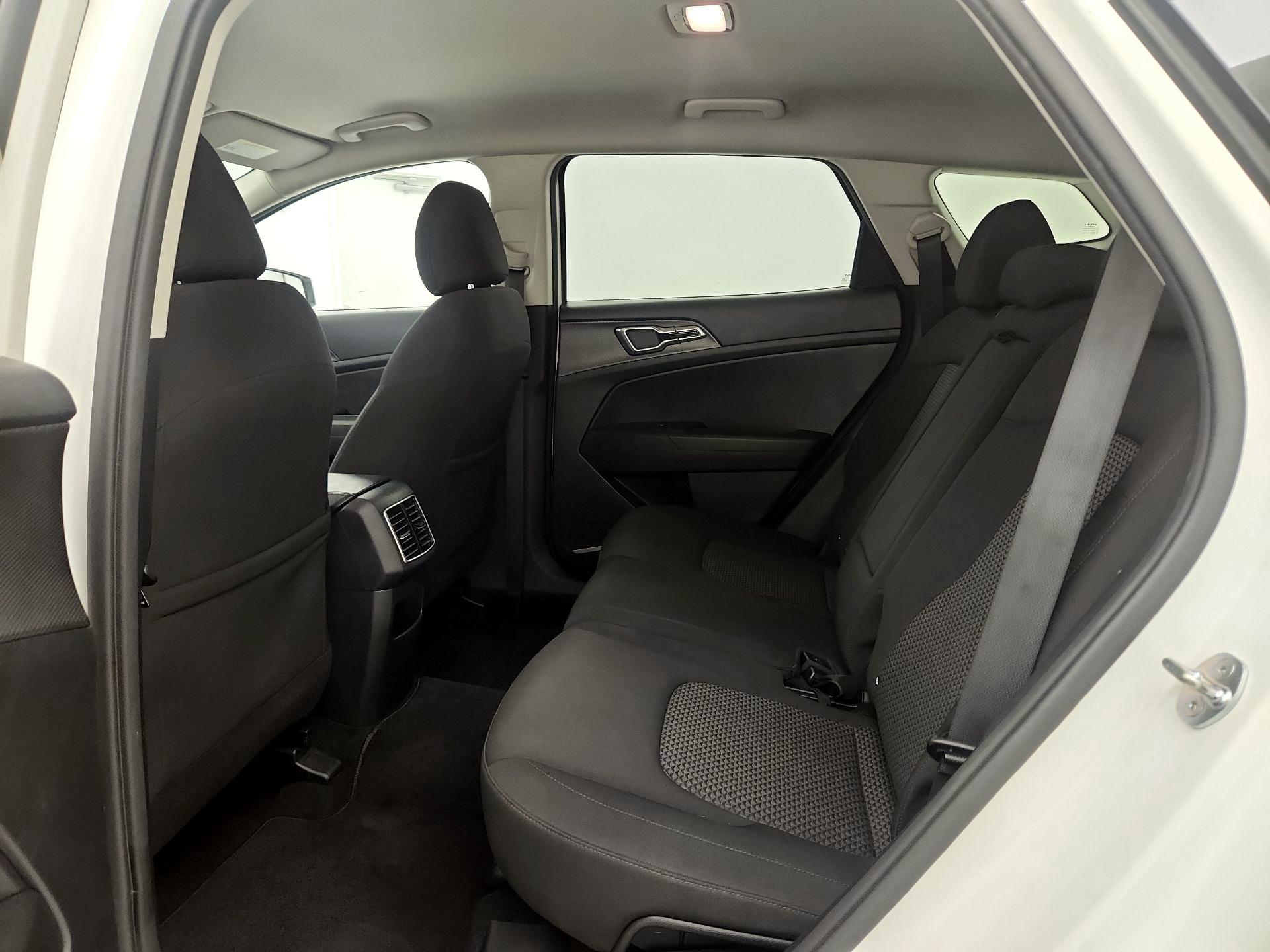 Thumbnail: 2024 Kia Sportage - 19