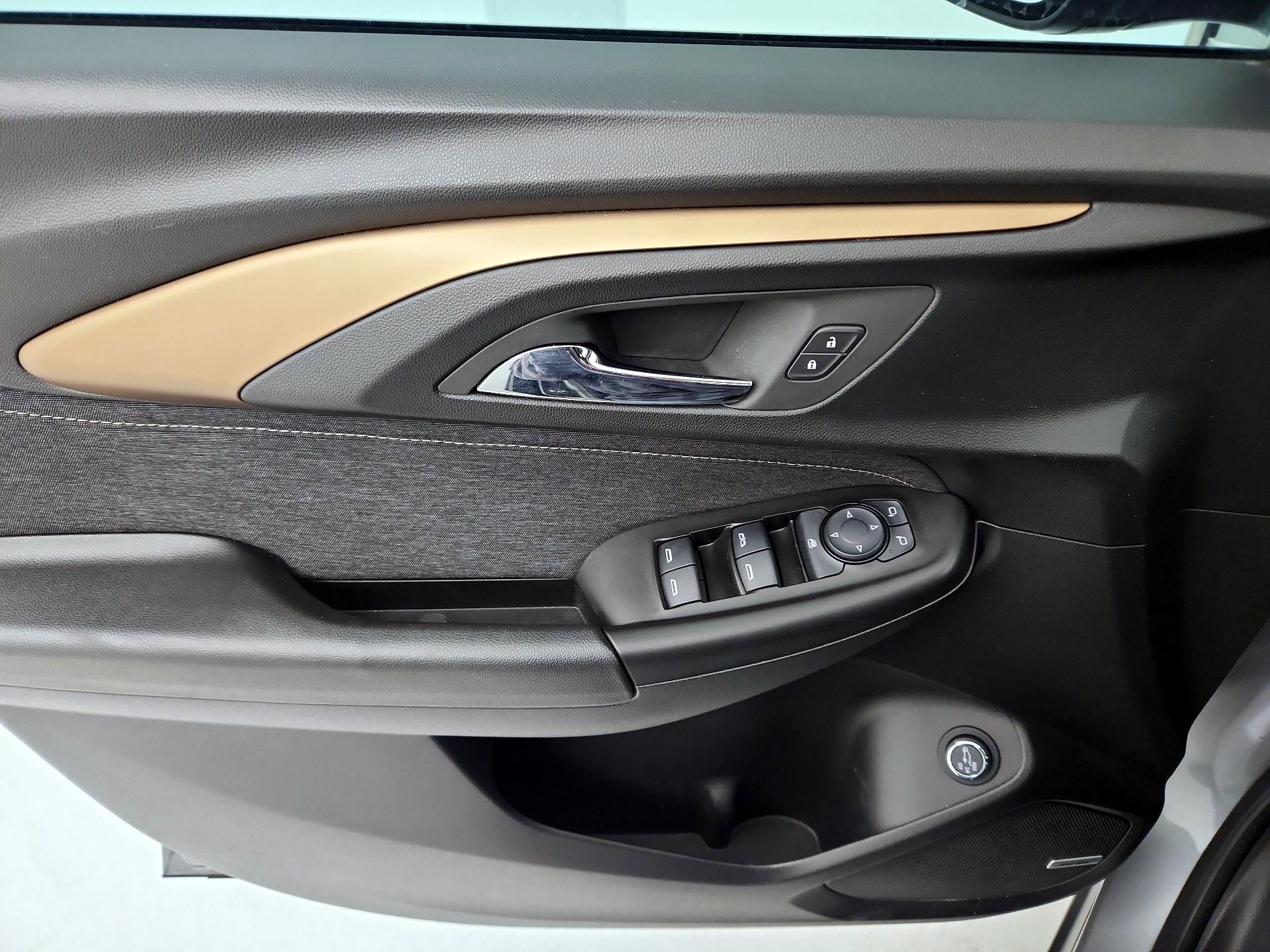 Thumbnail: 2023 Chevrolet TrailBlazer - 12