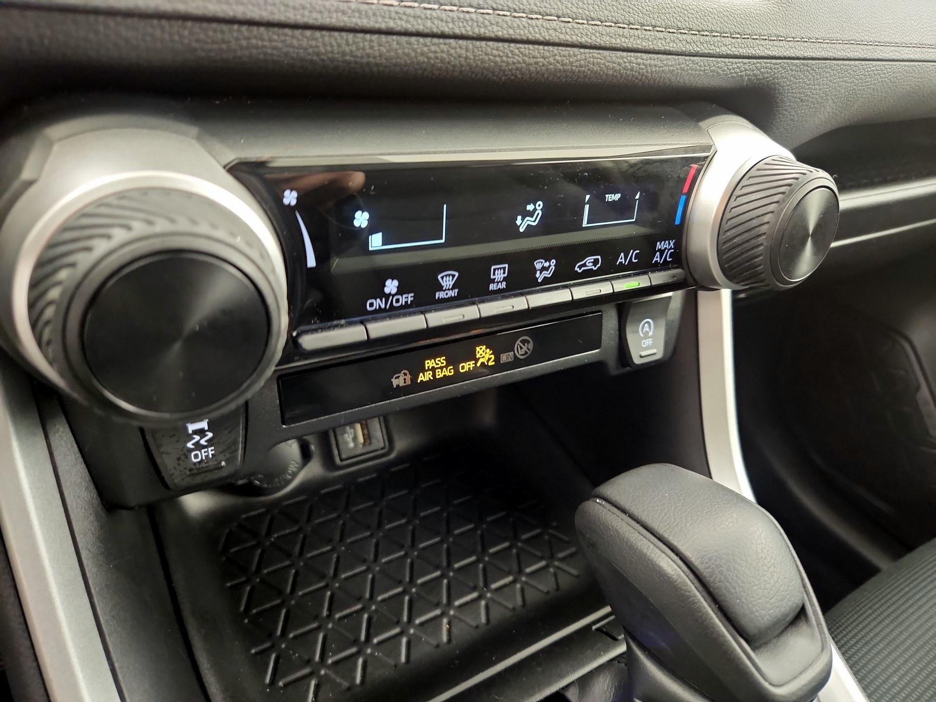 Thumbnail: 2024 Toyota RAV4 - 16