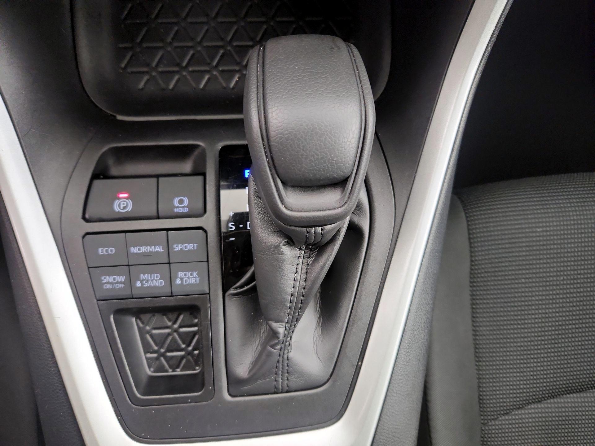 Thumbnail: 2024 Toyota RAV4 - 17