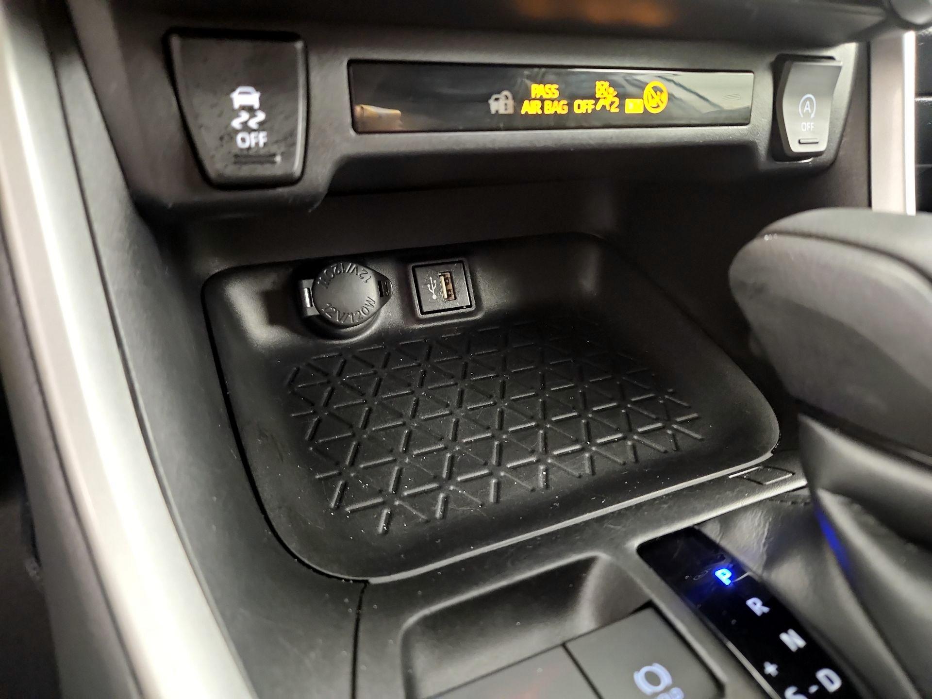 Thumbnail: 2024 Toyota RAV4 - 18