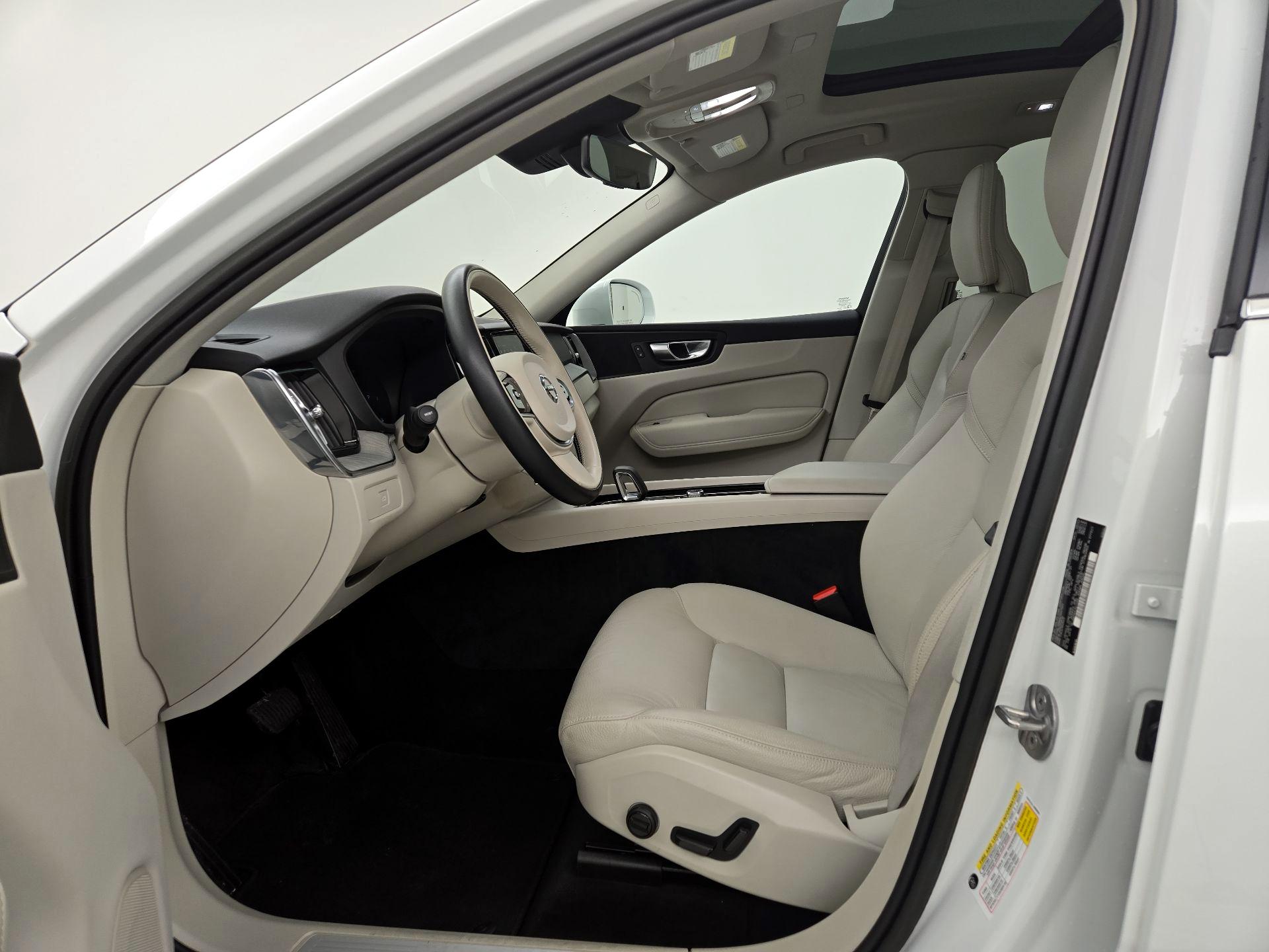 Thumbnail: 2023 Volvo XC60 - 11