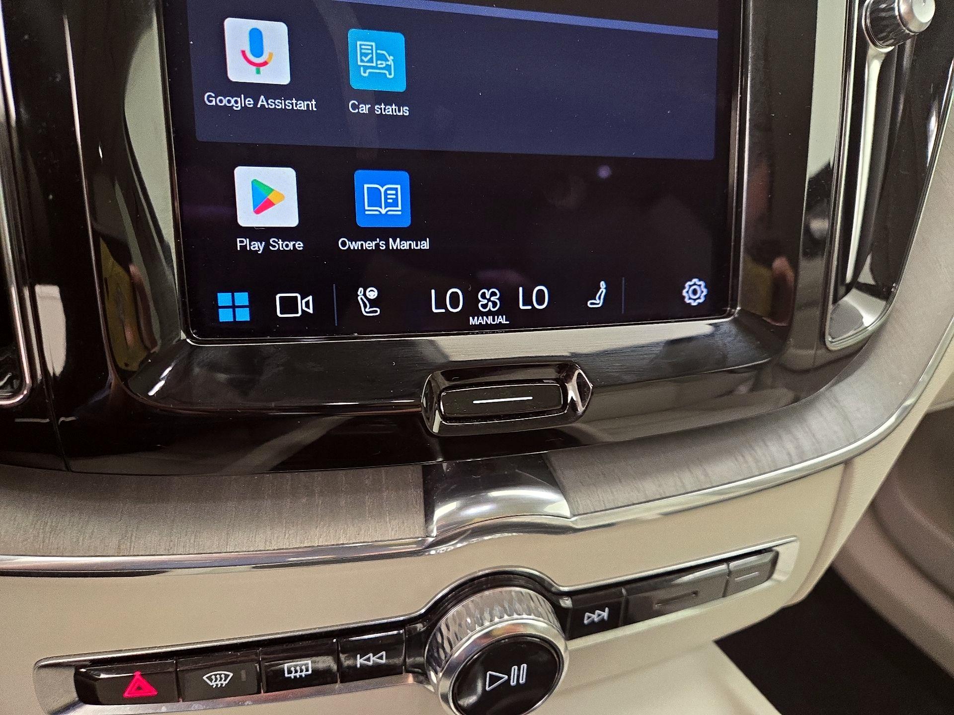 Thumbnail: 2023 Volvo XC60 - 17