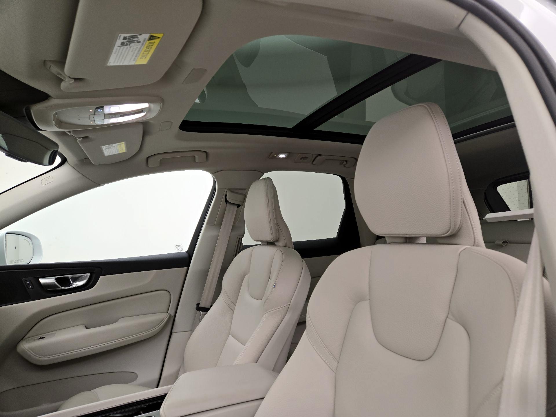 Thumbnail: 2023 Volvo XC60 - 20