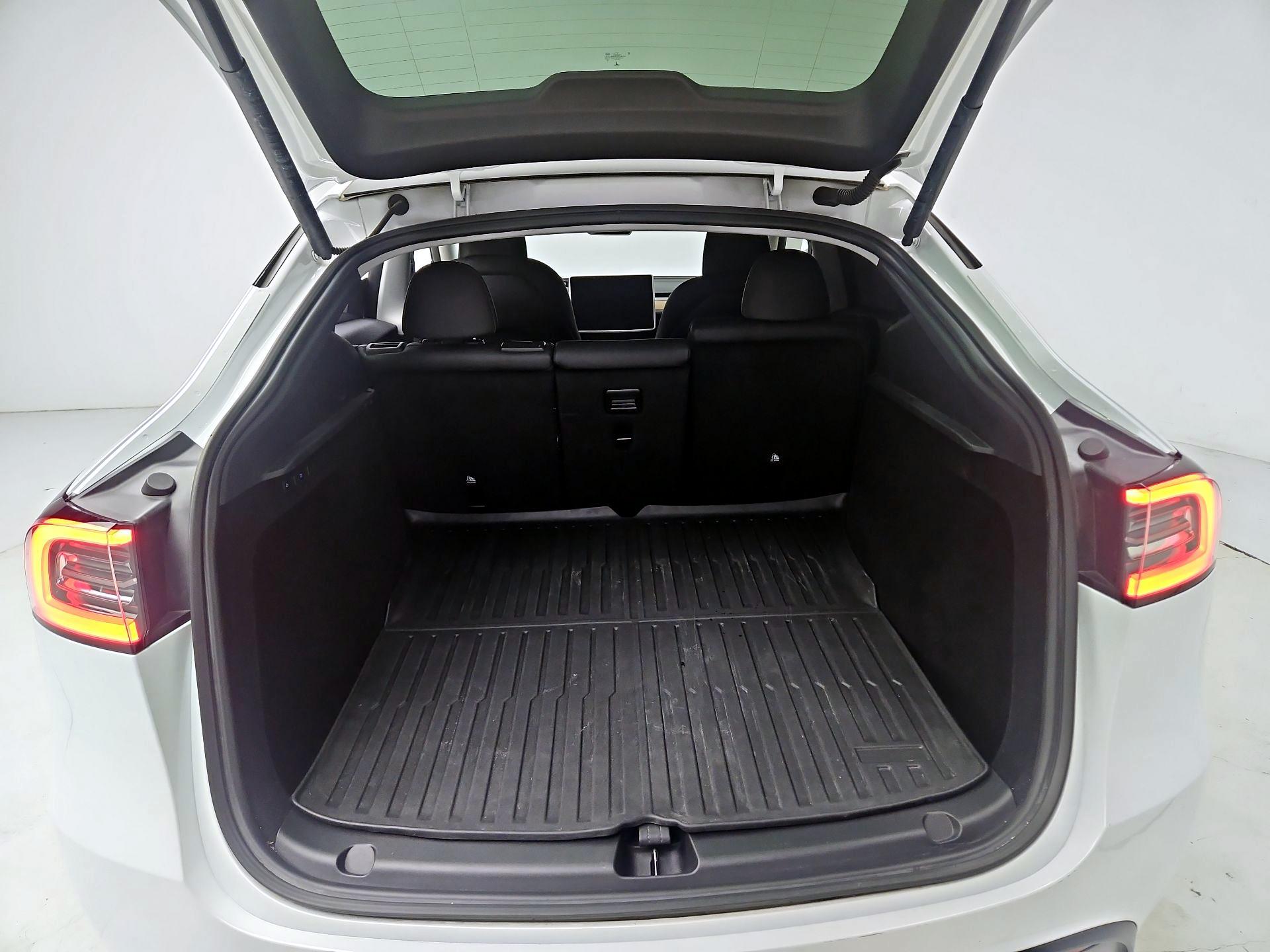 Thumbnail: 2024 Tesla Model Y - 18