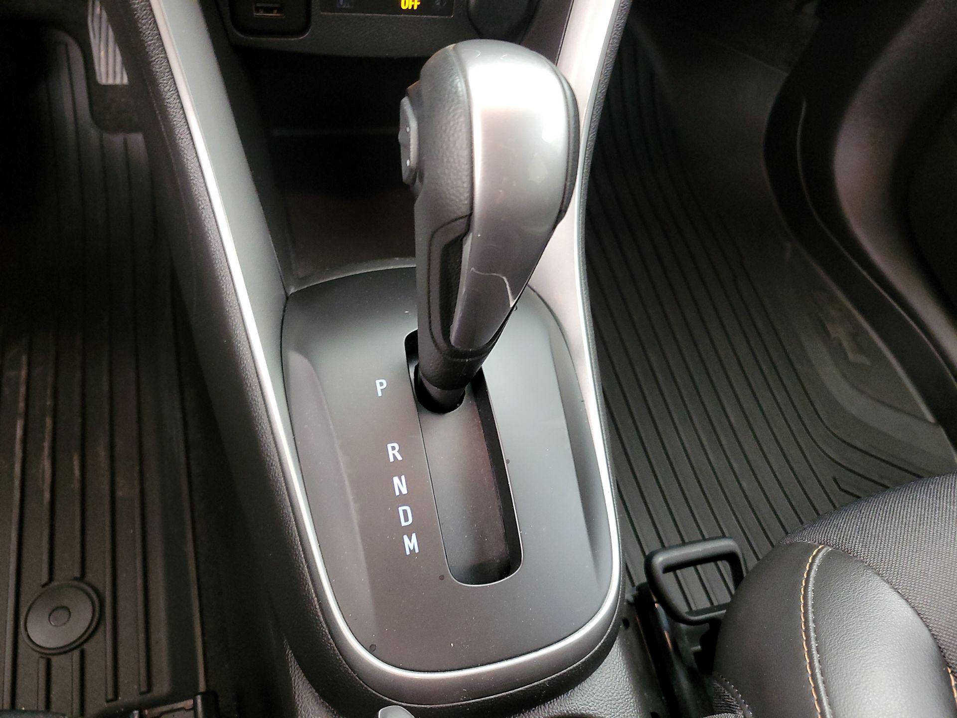 Thumbnail: 2021 Chevrolet Trax - 17