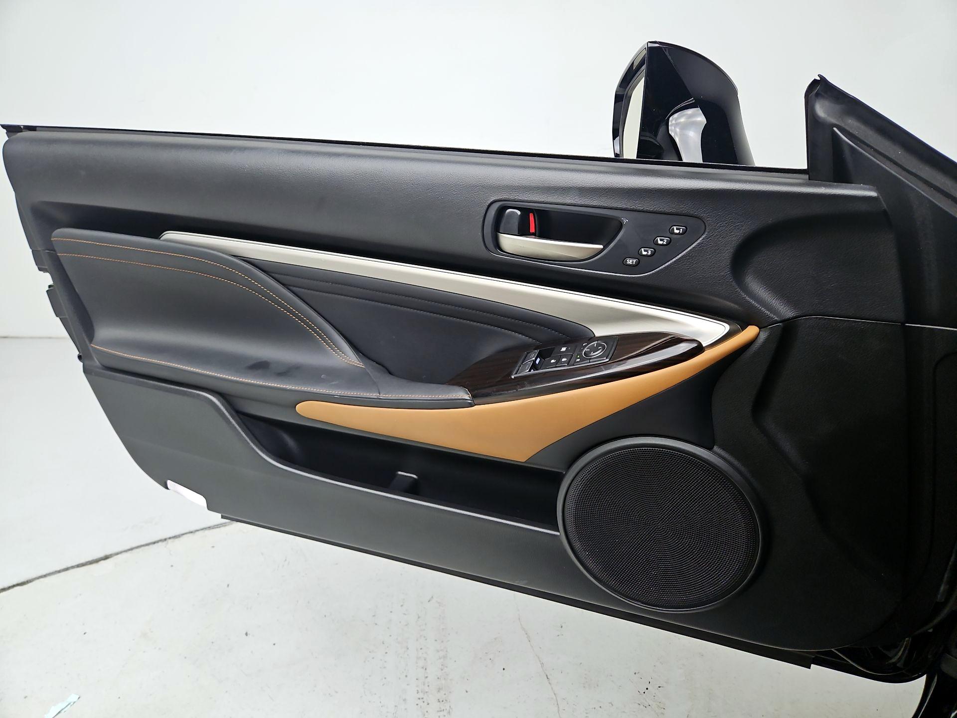 Thumbnail: 2019 Lexus RC - 12