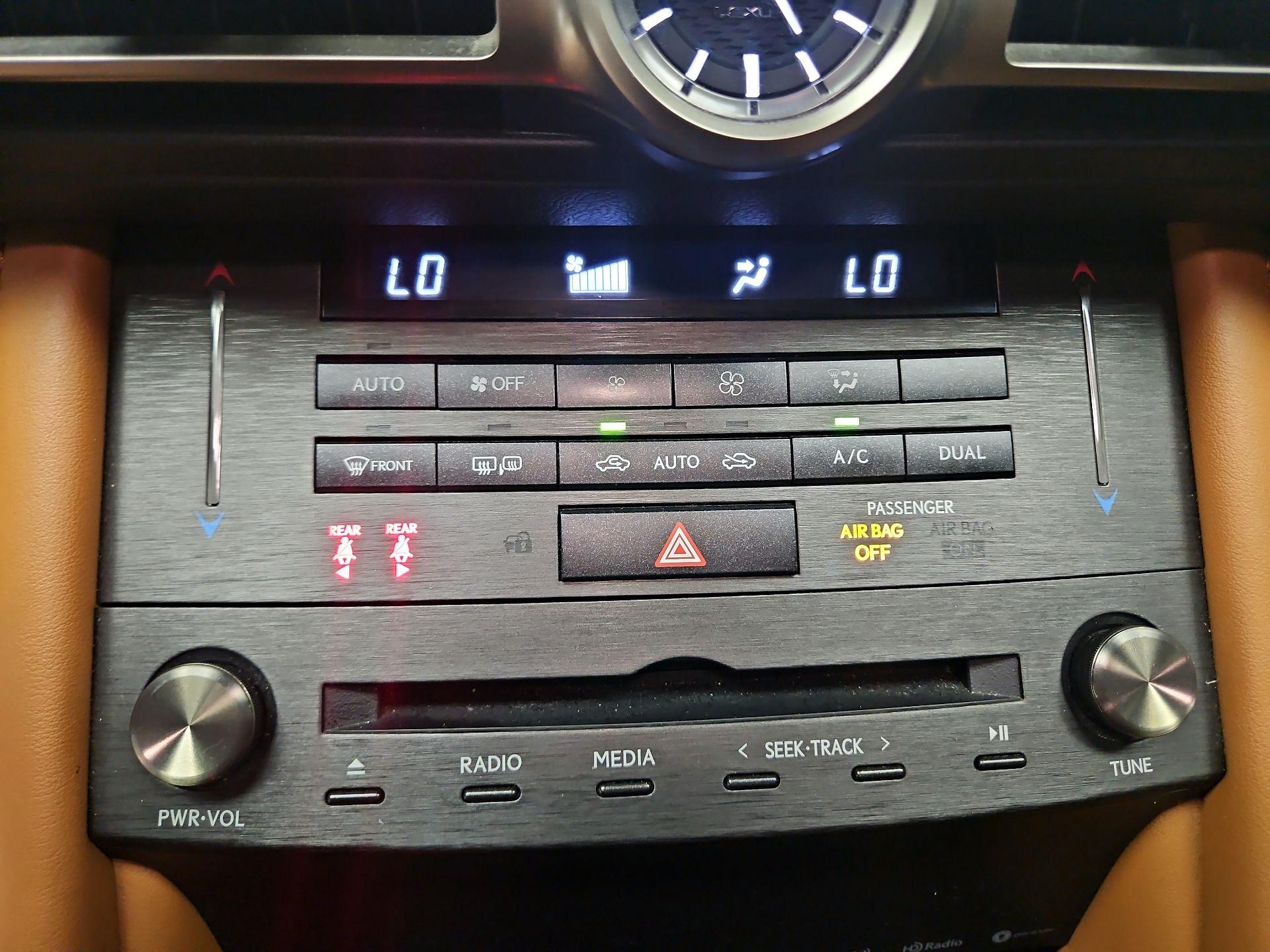 Thumbnail: 2019 Lexus RC - 15