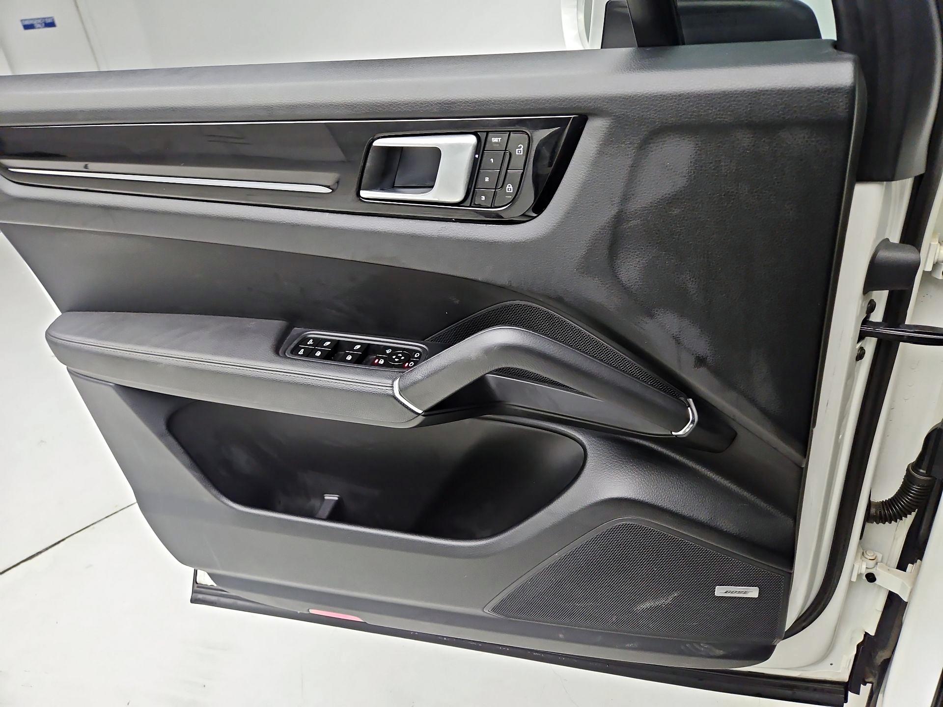 Thumbnail: 2019 Porsche Cayenne - 12