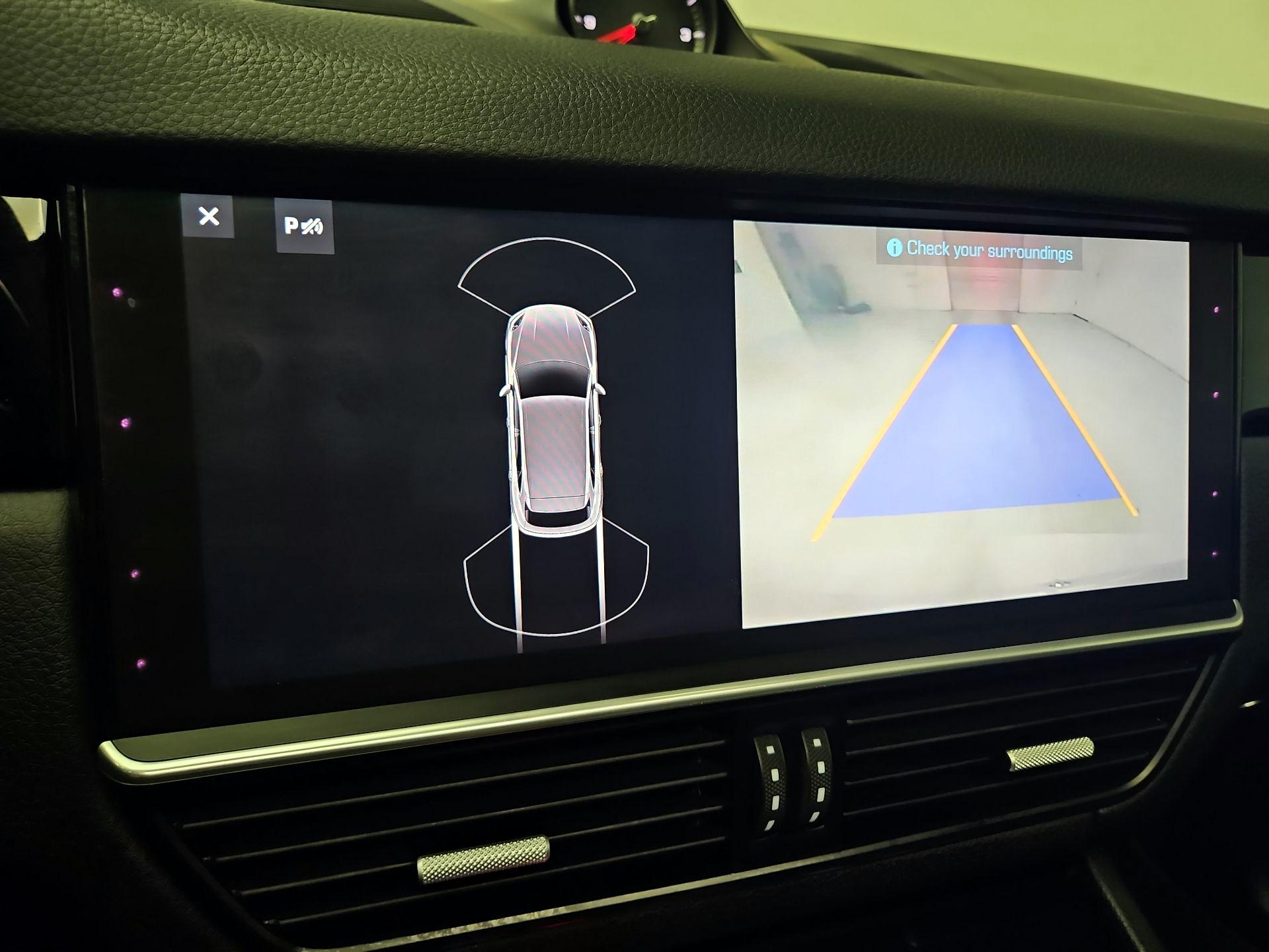 Thumbnail: 2019 Porsche Cayenne - 15