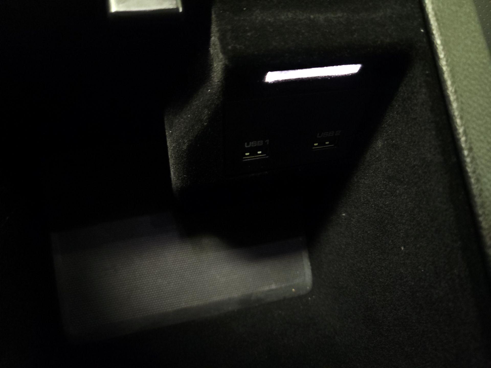 Thumbnail: 2019 Porsche Cayenne - 19