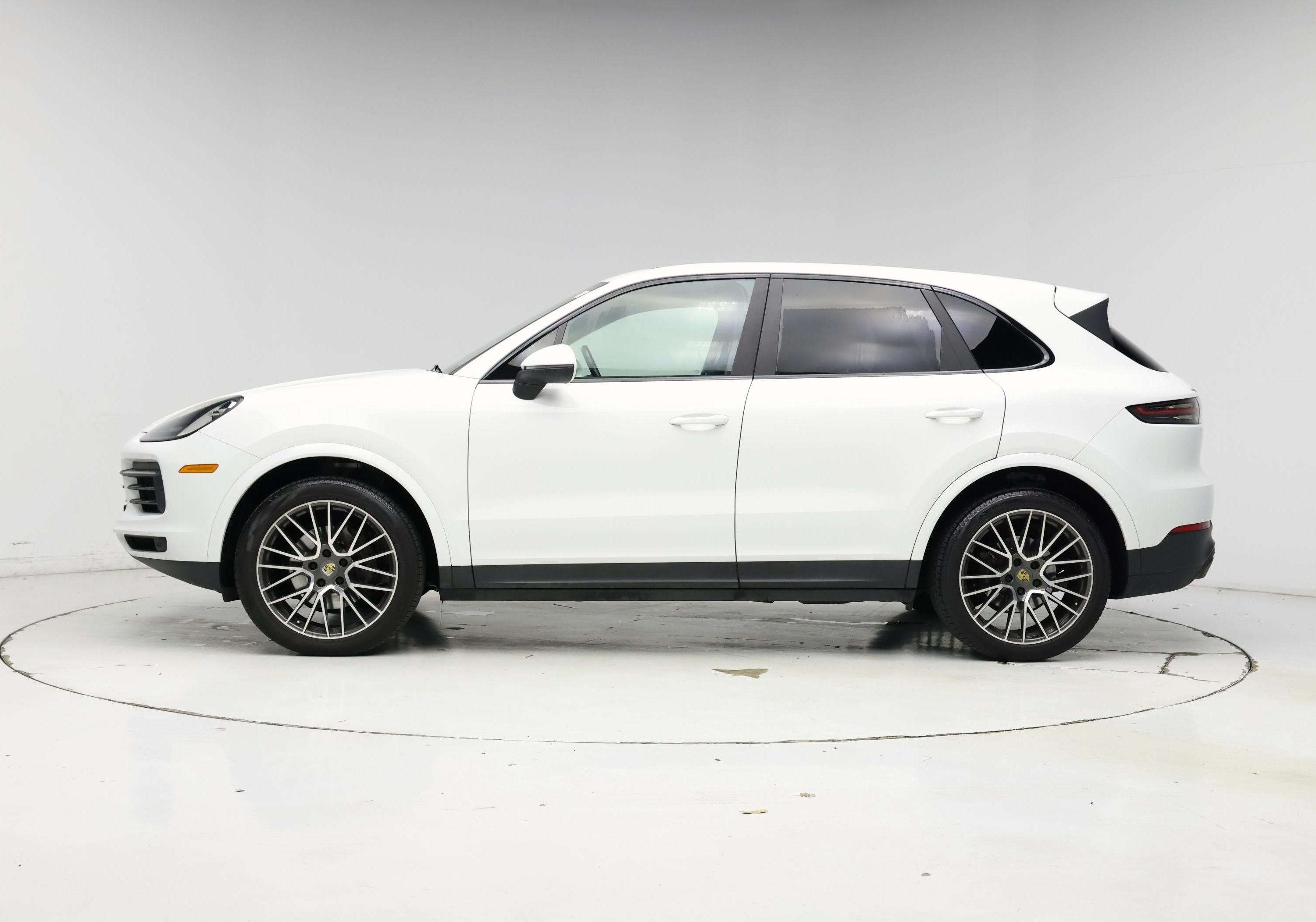 Thumbnail: 2019 Porsche Cayenne - 3