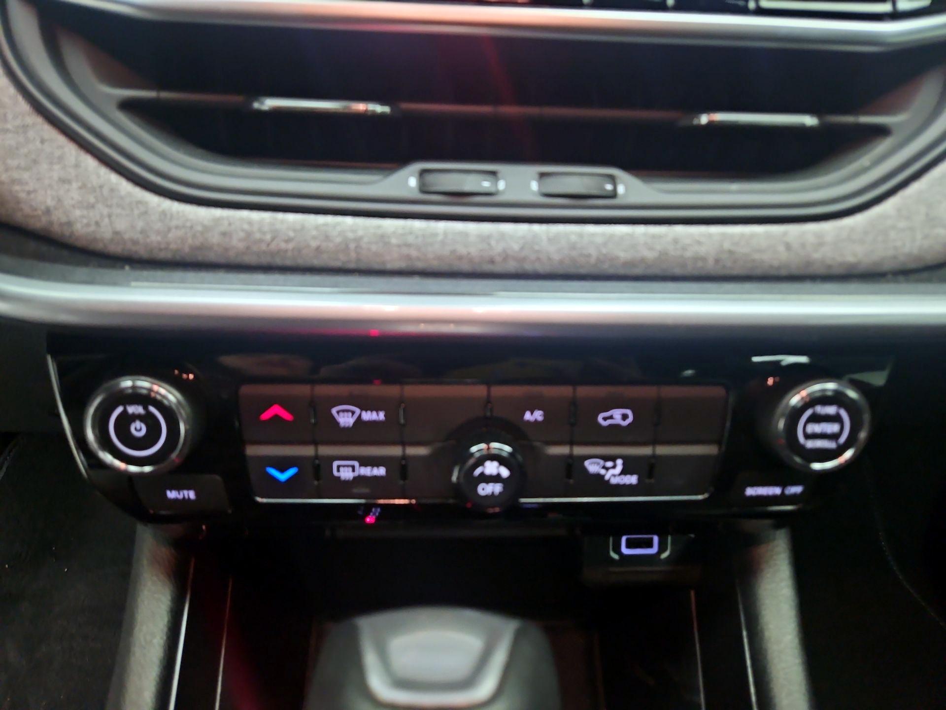 Thumbnail: 2024 Jeep Compass - 16