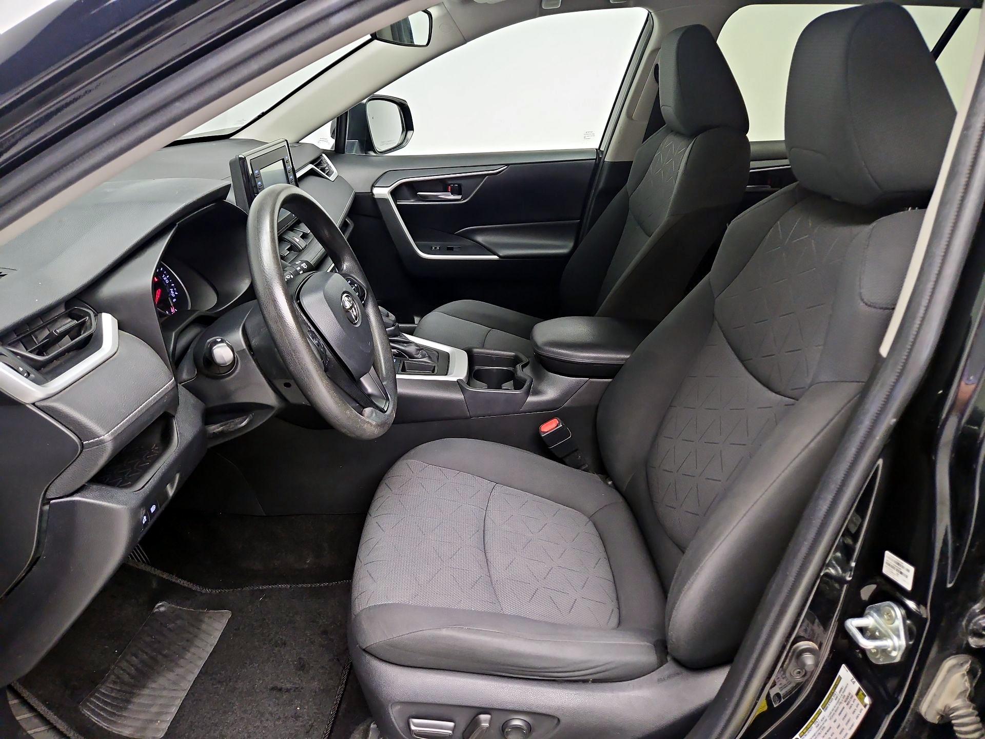 Thumbnail: 2020 Toyota RAV4 - 11