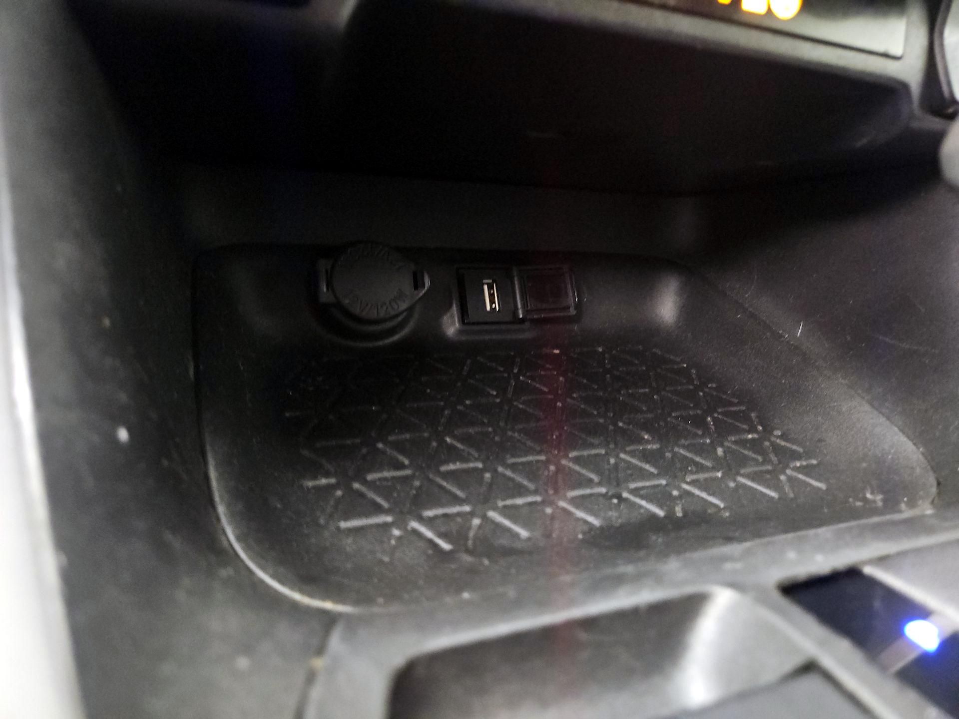 Thumbnail: 2020 Toyota RAV4 - 18