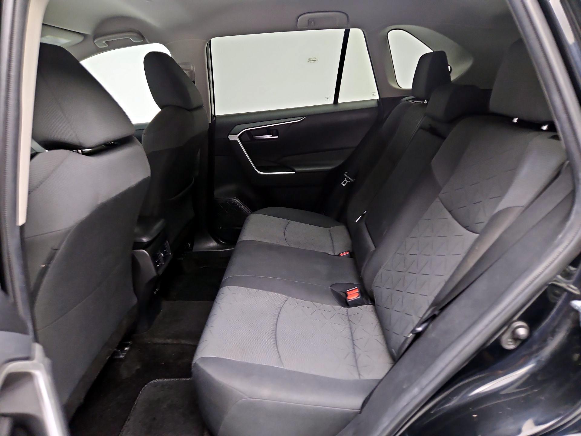 Thumbnail: 2020 Toyota RAV4 - 19