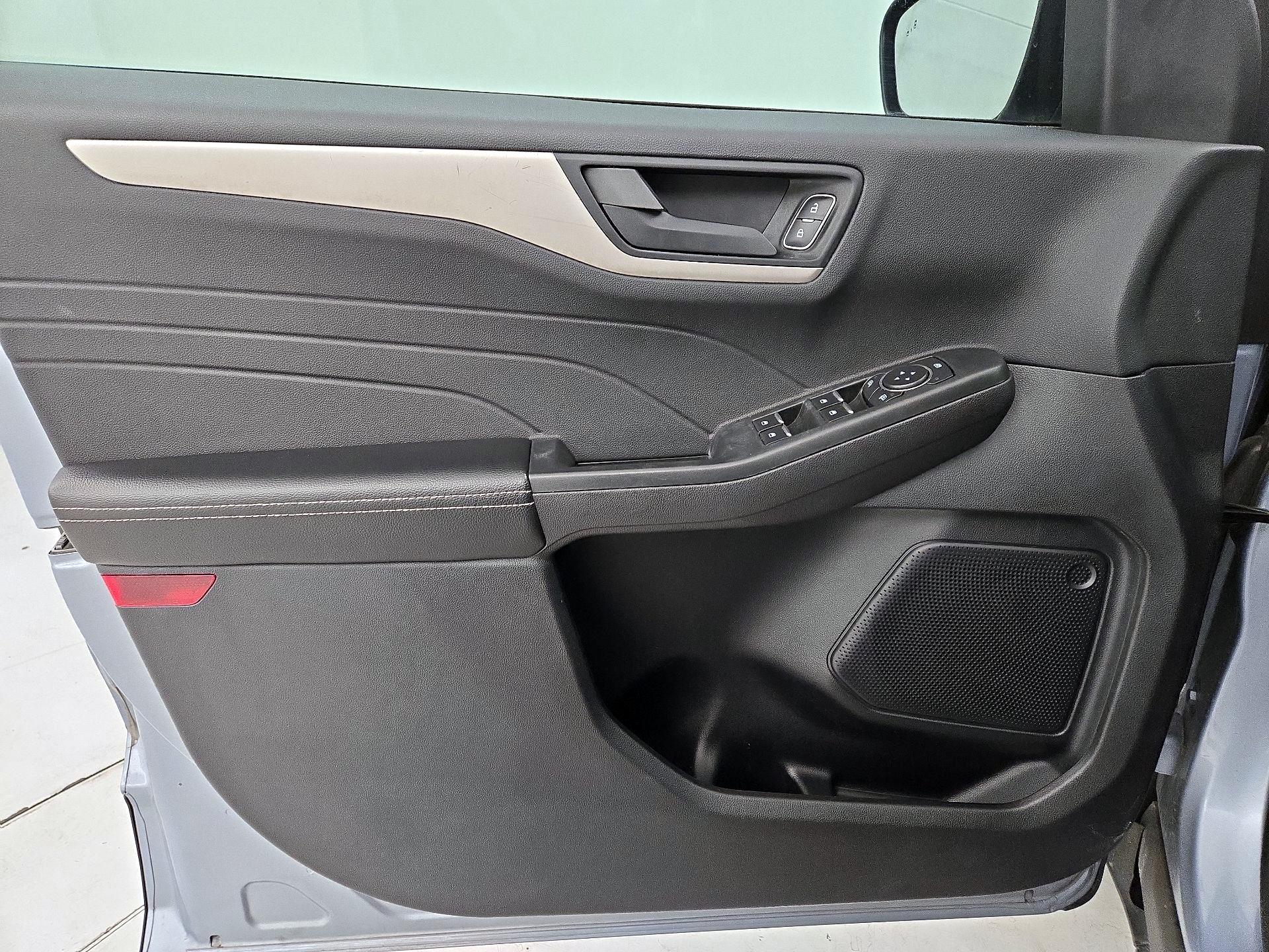 Thumbnail: 2022 Ford Escape - 12