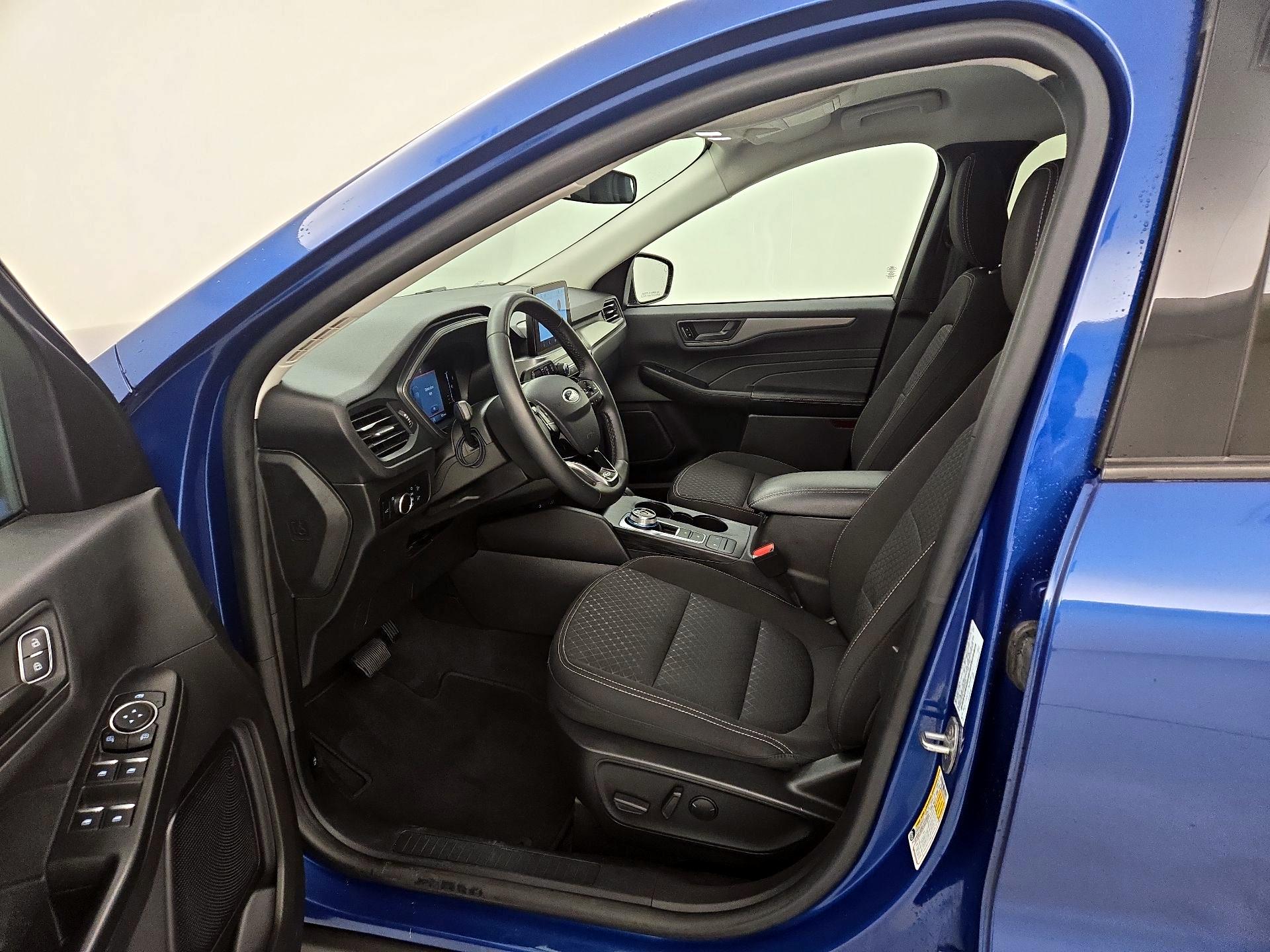 Thumbnail: 2023 Ford Escape - 11