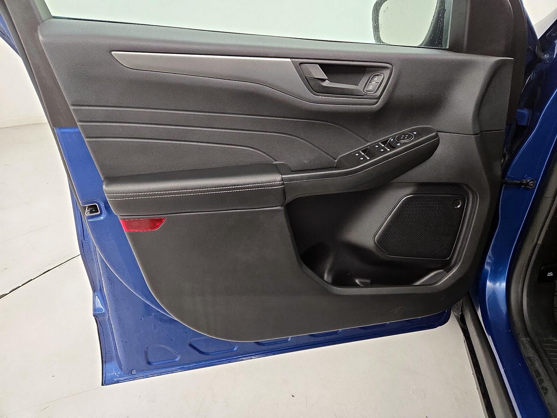 Thumbnail: 2023 Ford Escape - 12