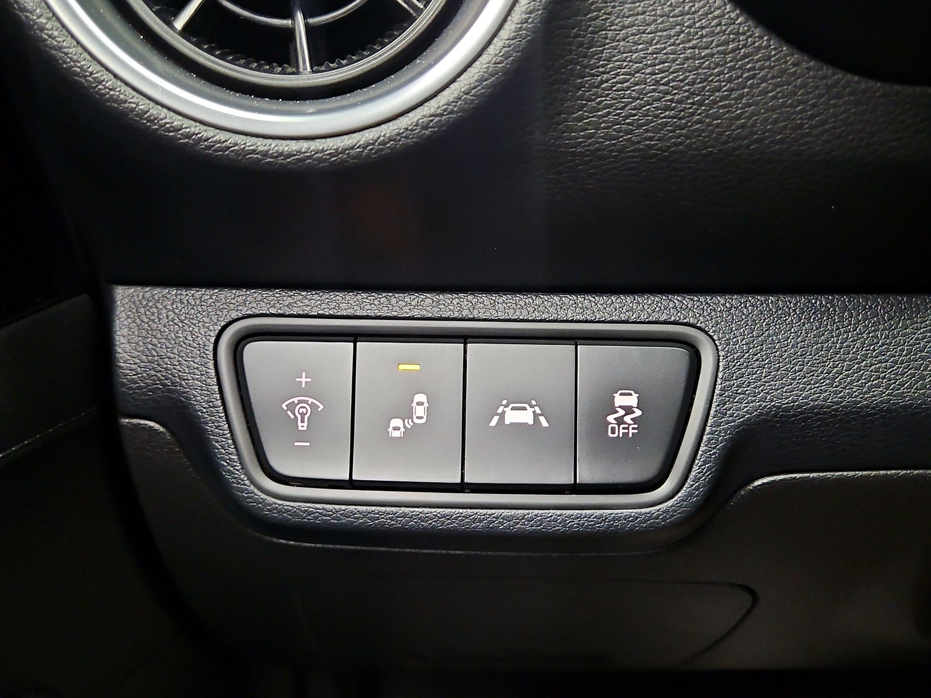 Thumbnail: 2021 Kia Forte - 13