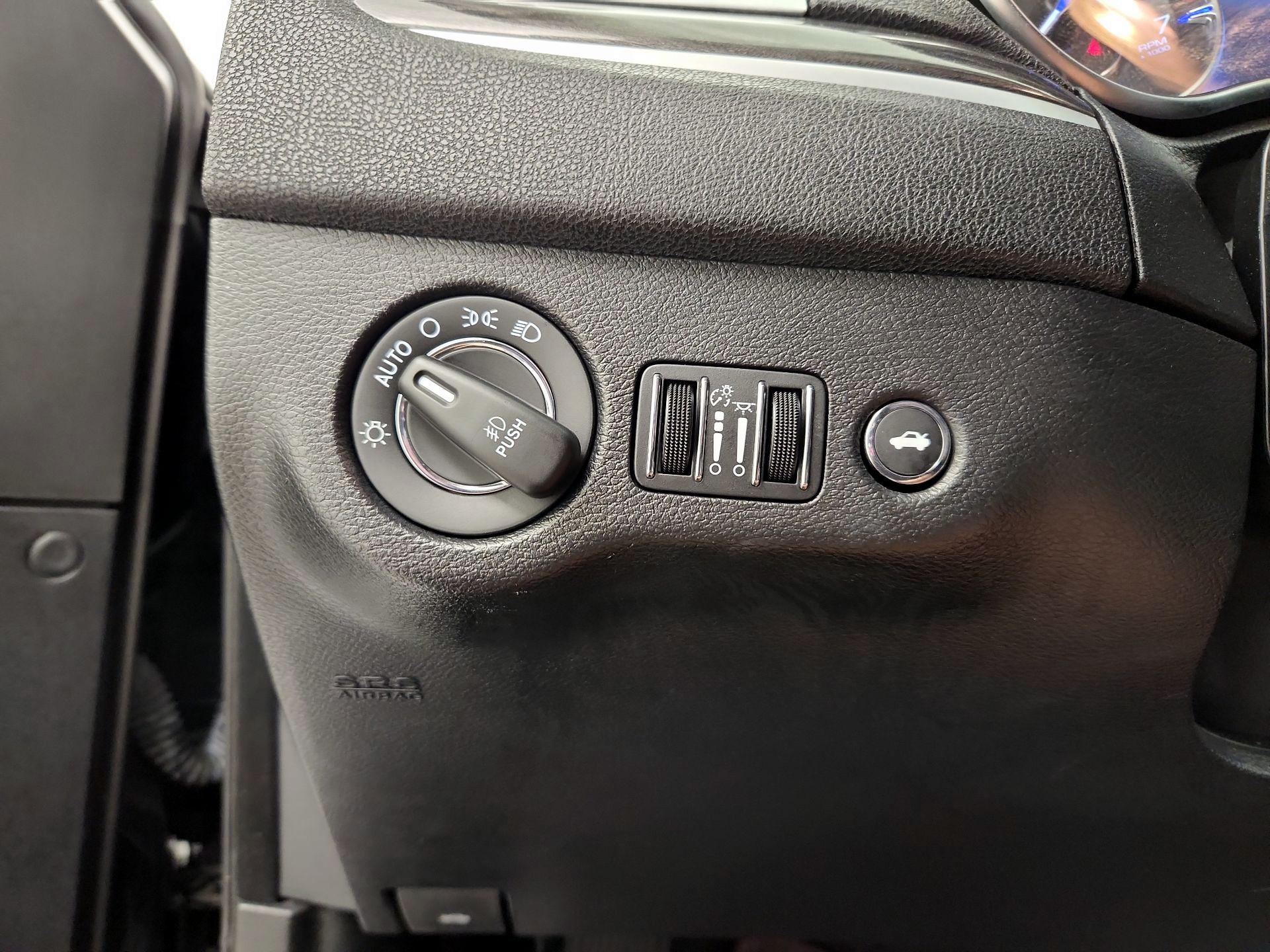 Thumbnail: 2021 Chrysler 300 - 13