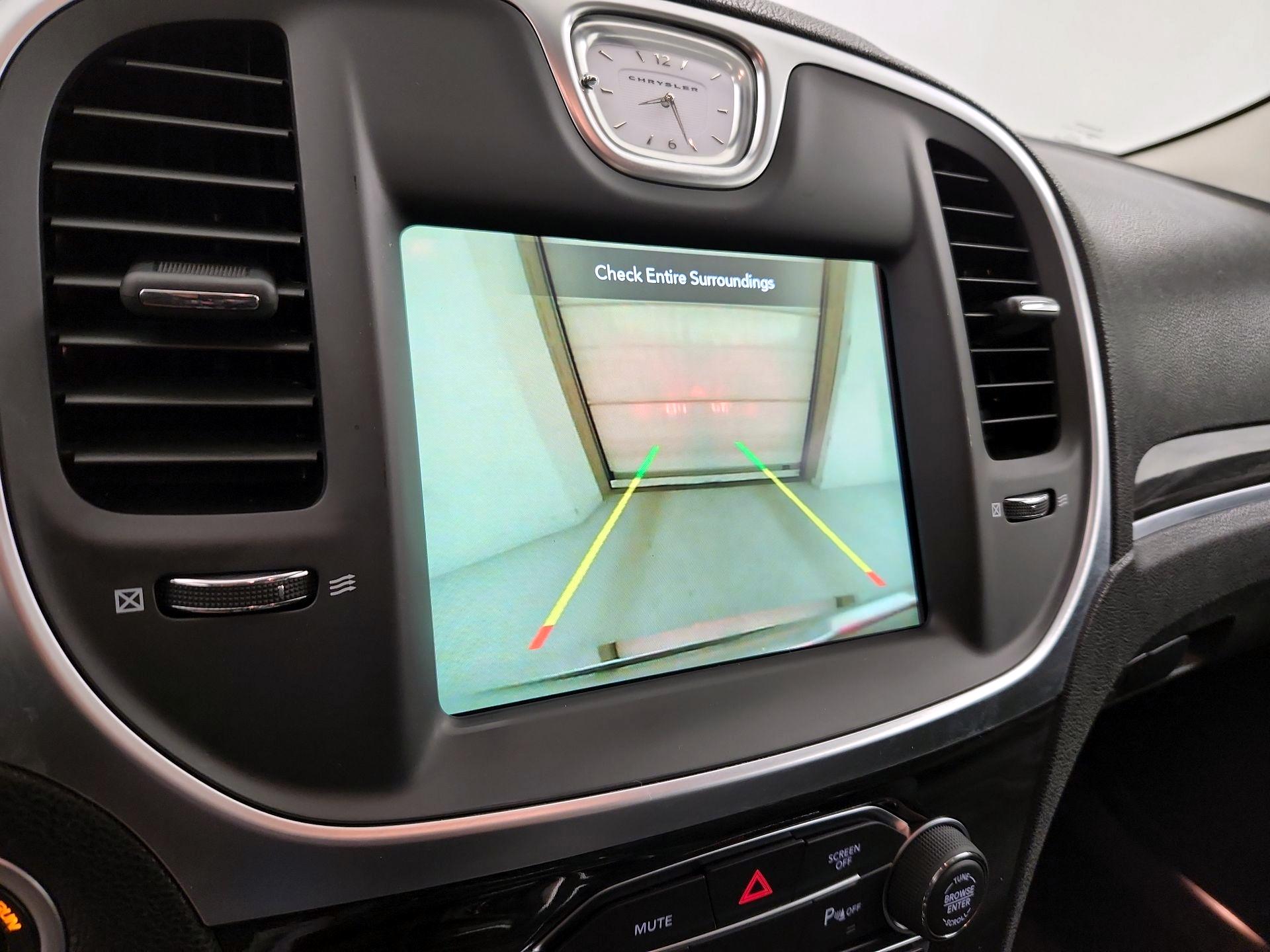 Thumbnail: 2021 Chrysler 300 - 14