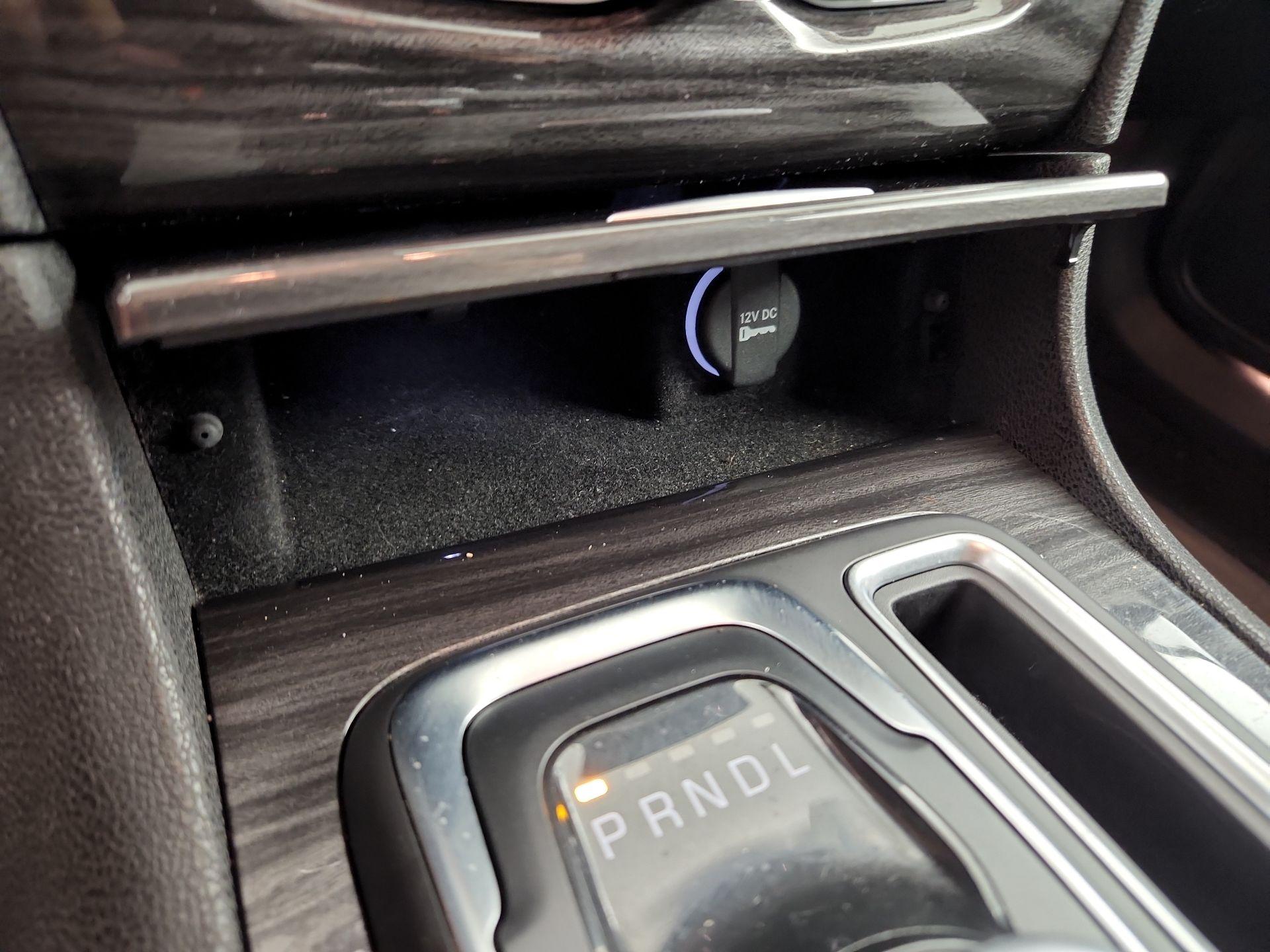 Thumbnail: 2021 Chrysler 300 - 18