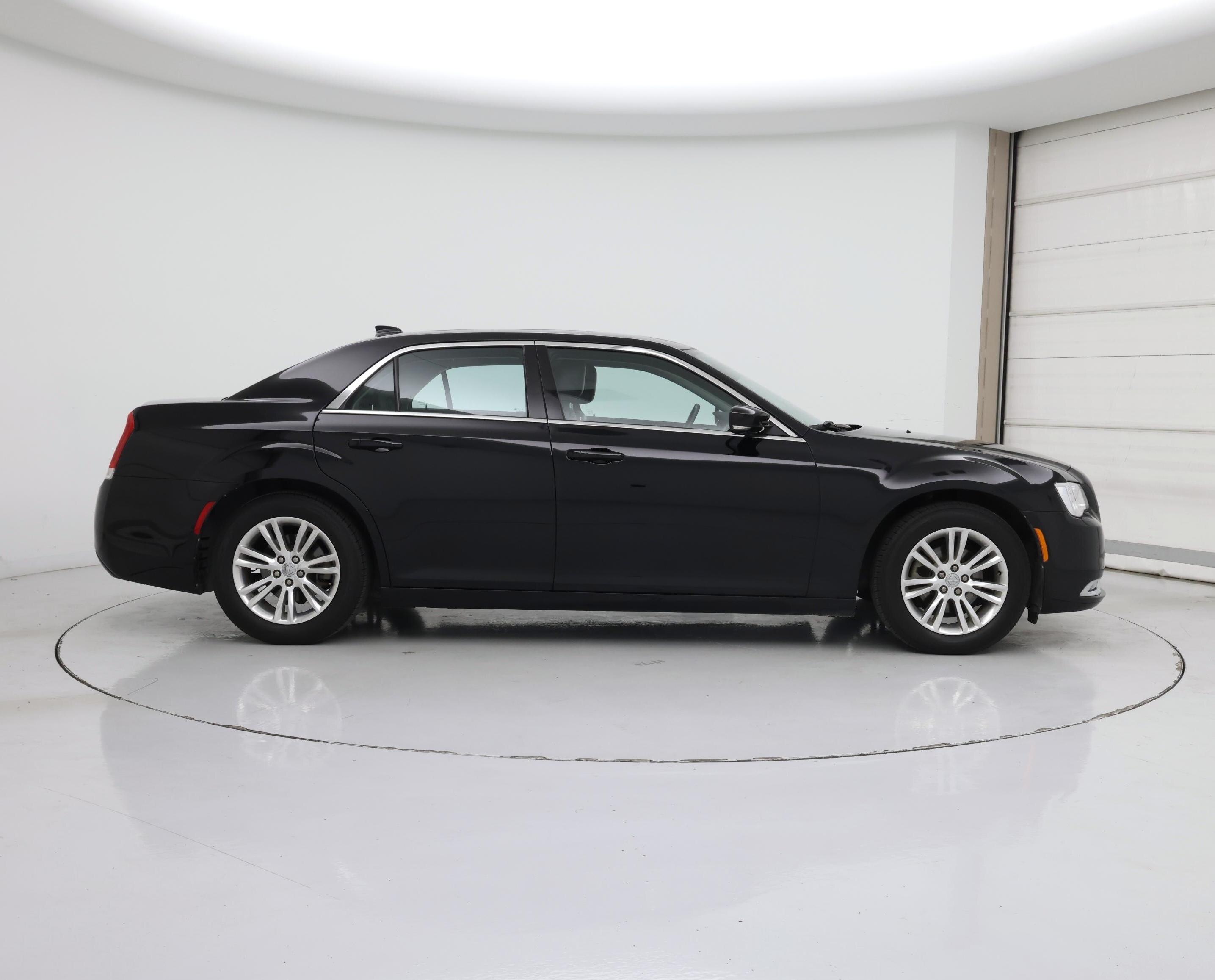 Thumbnail: 2021 Chrysler 300 - 7