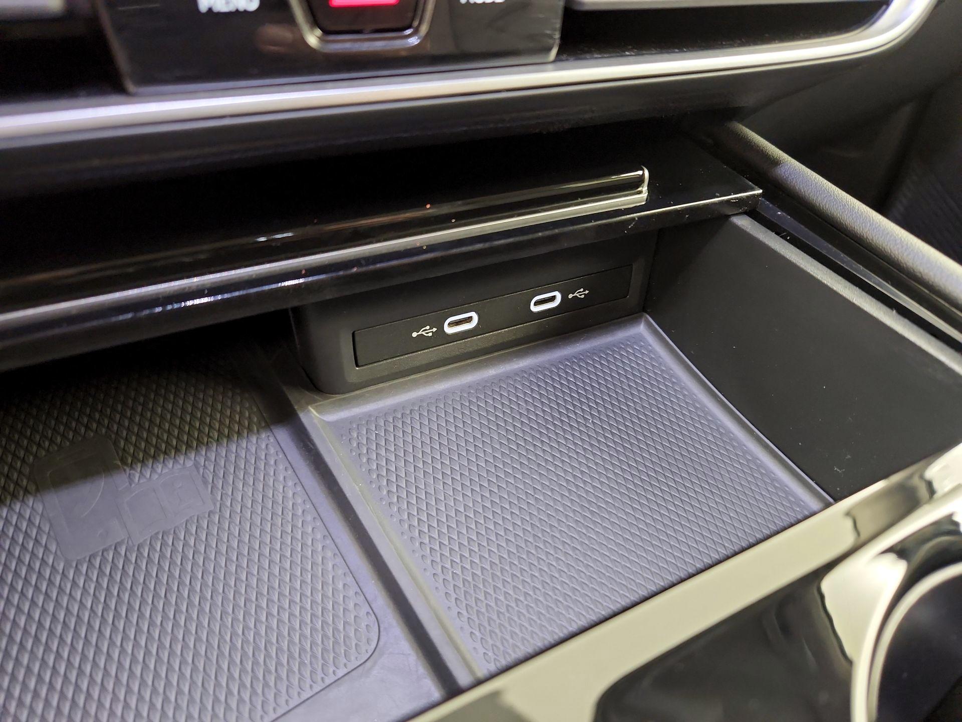 Thumbnail: 2024 Volkswagen Atlas - 18