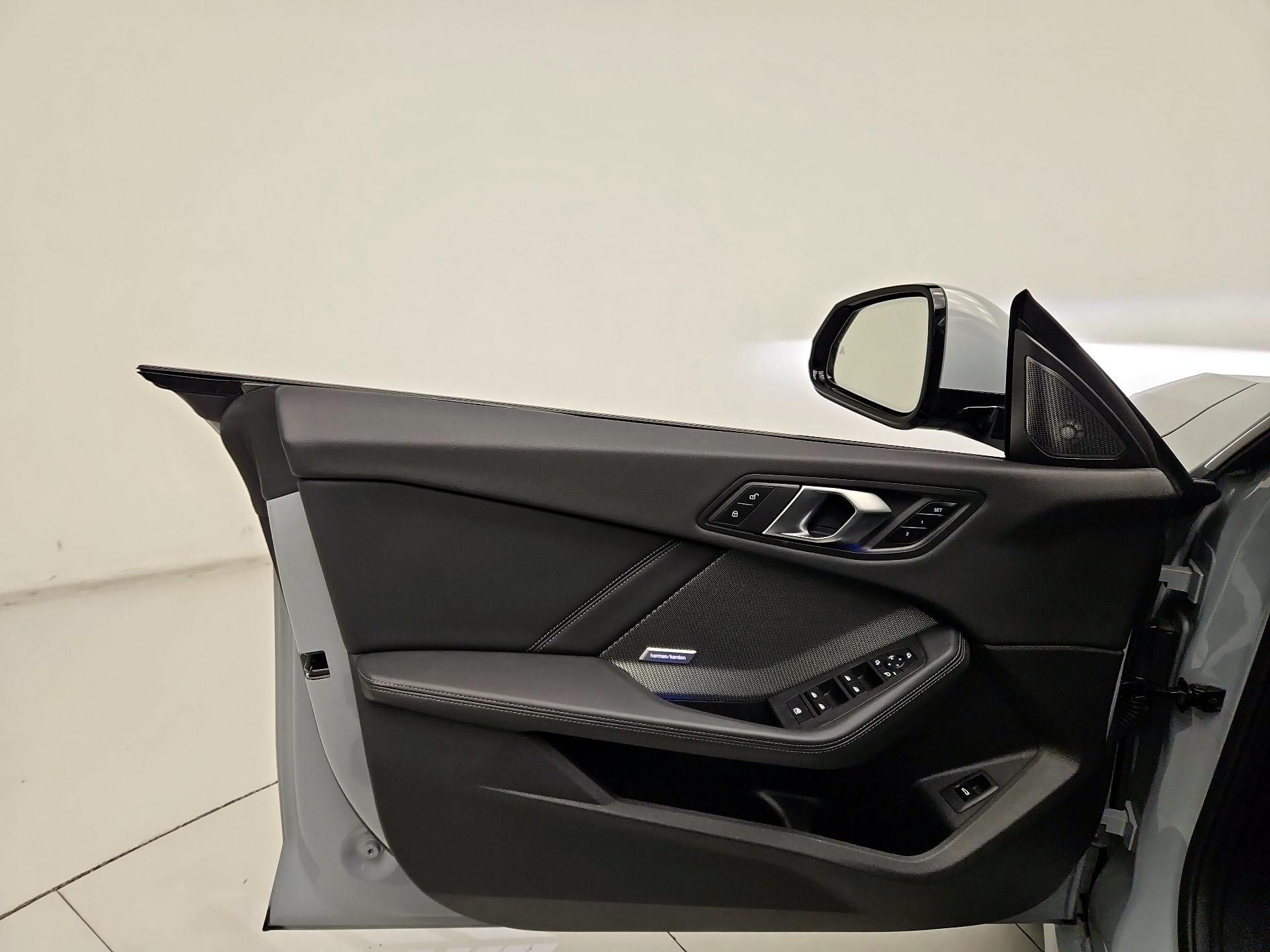 Thumbnail: 2025 BMW 2 Series - 12