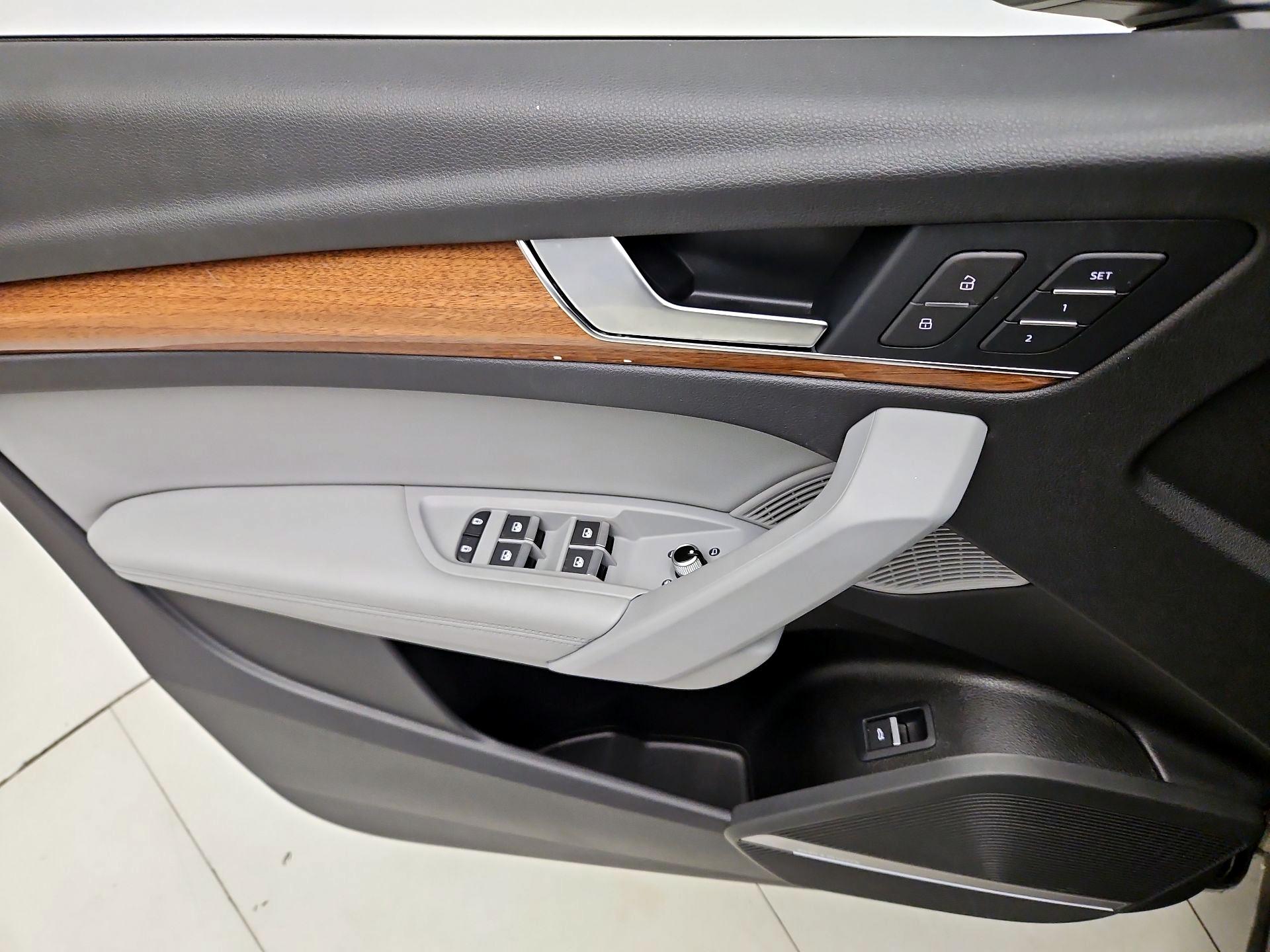 Thumbnail: 2023 Audi Q5 - 12