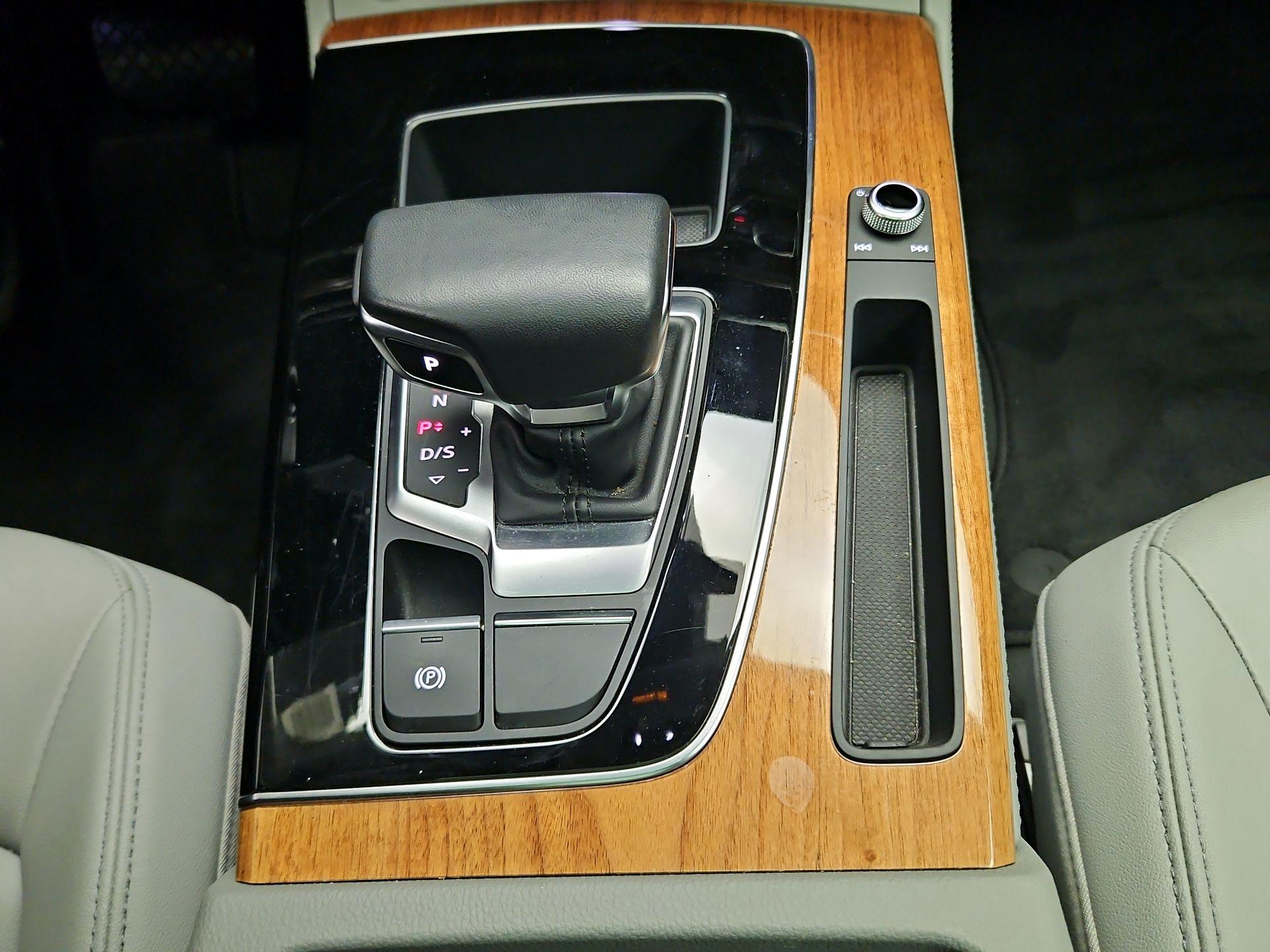 Thumbnail: 2023 Audi Q5 - 17