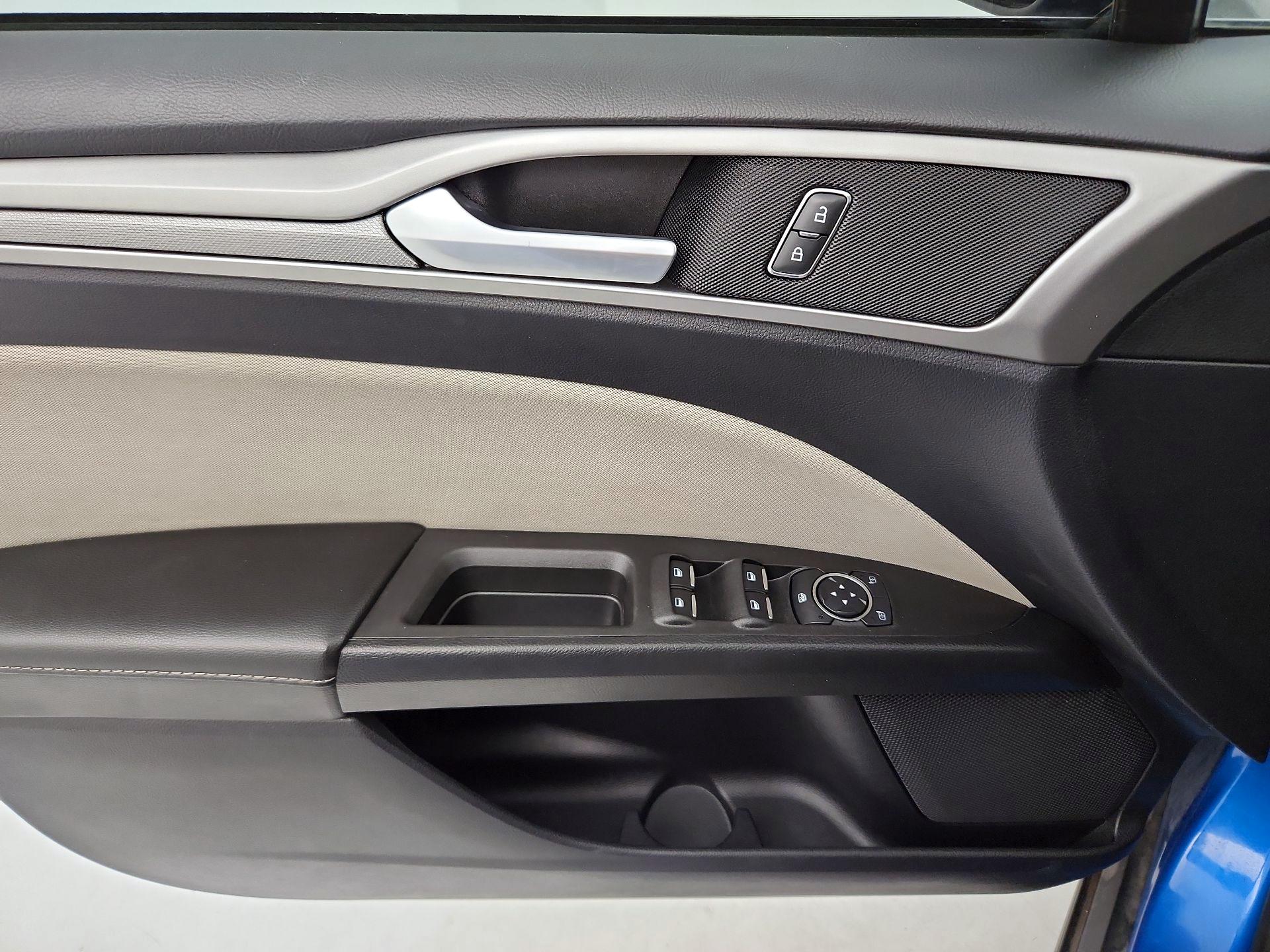 Thumbnail: 2020 Ford Fusion - 12