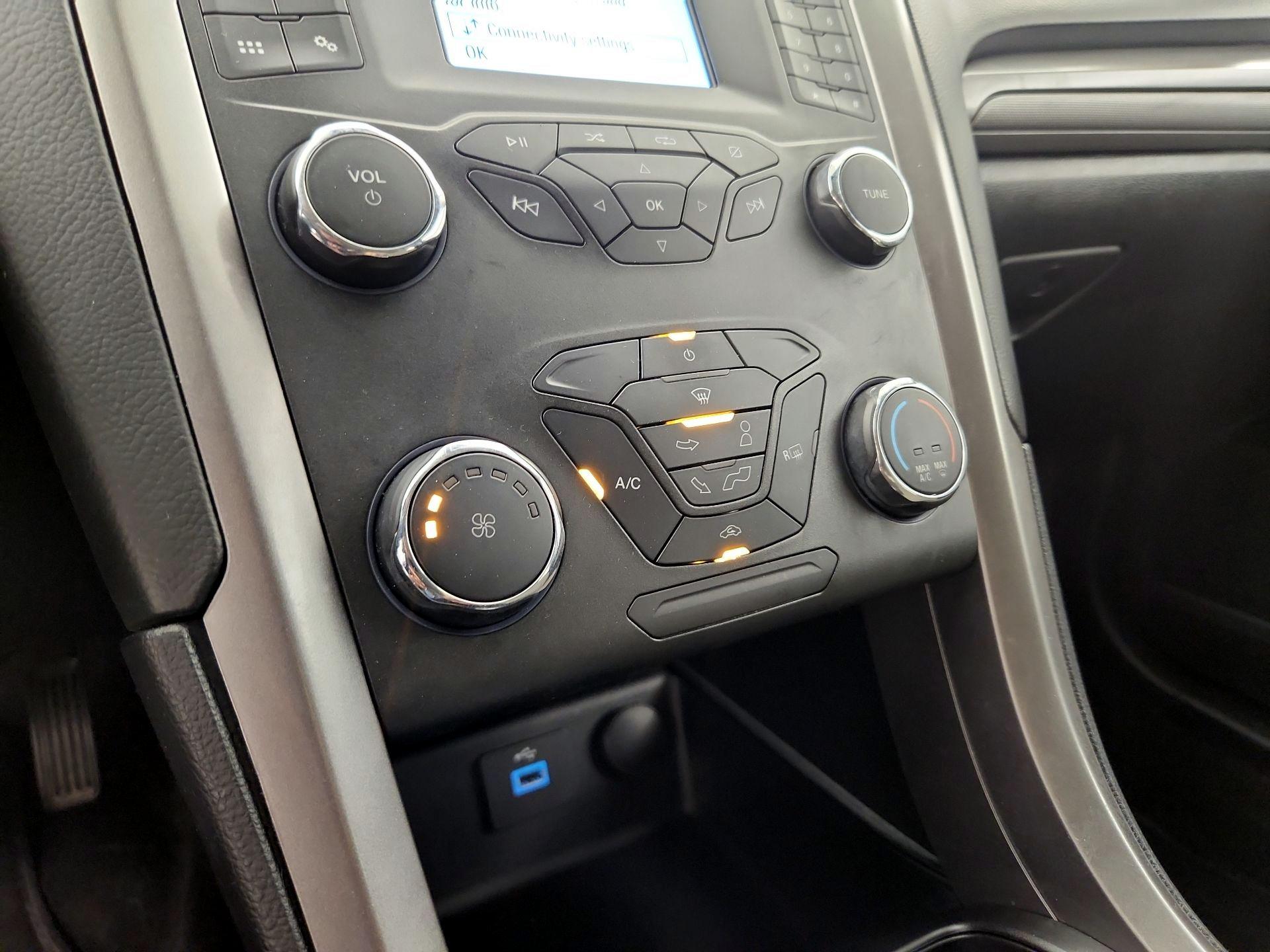 Thumbnail: 2020 Ford Fusion - 16