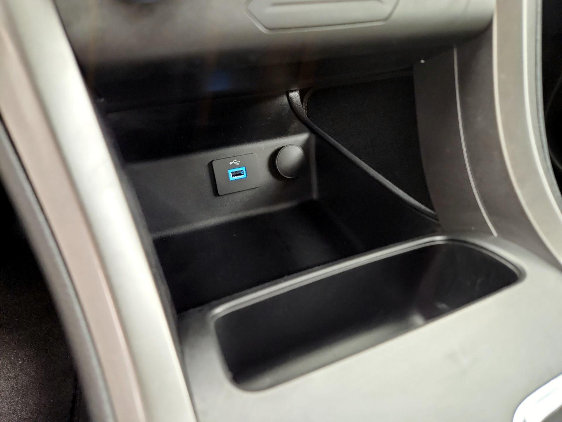 Thumbnail: 2020 Ford Fusion - 18