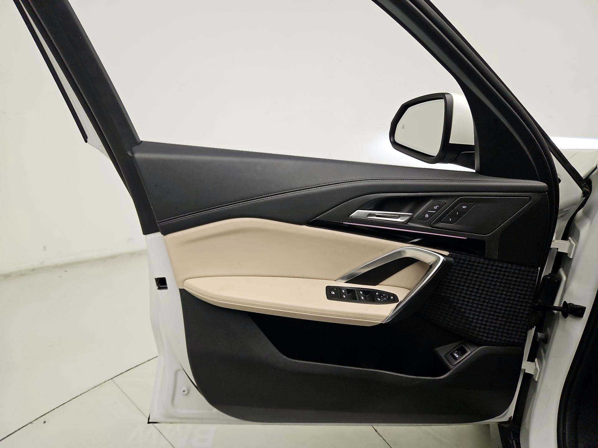 Thumbnail: 2025 BMW X1 - 12