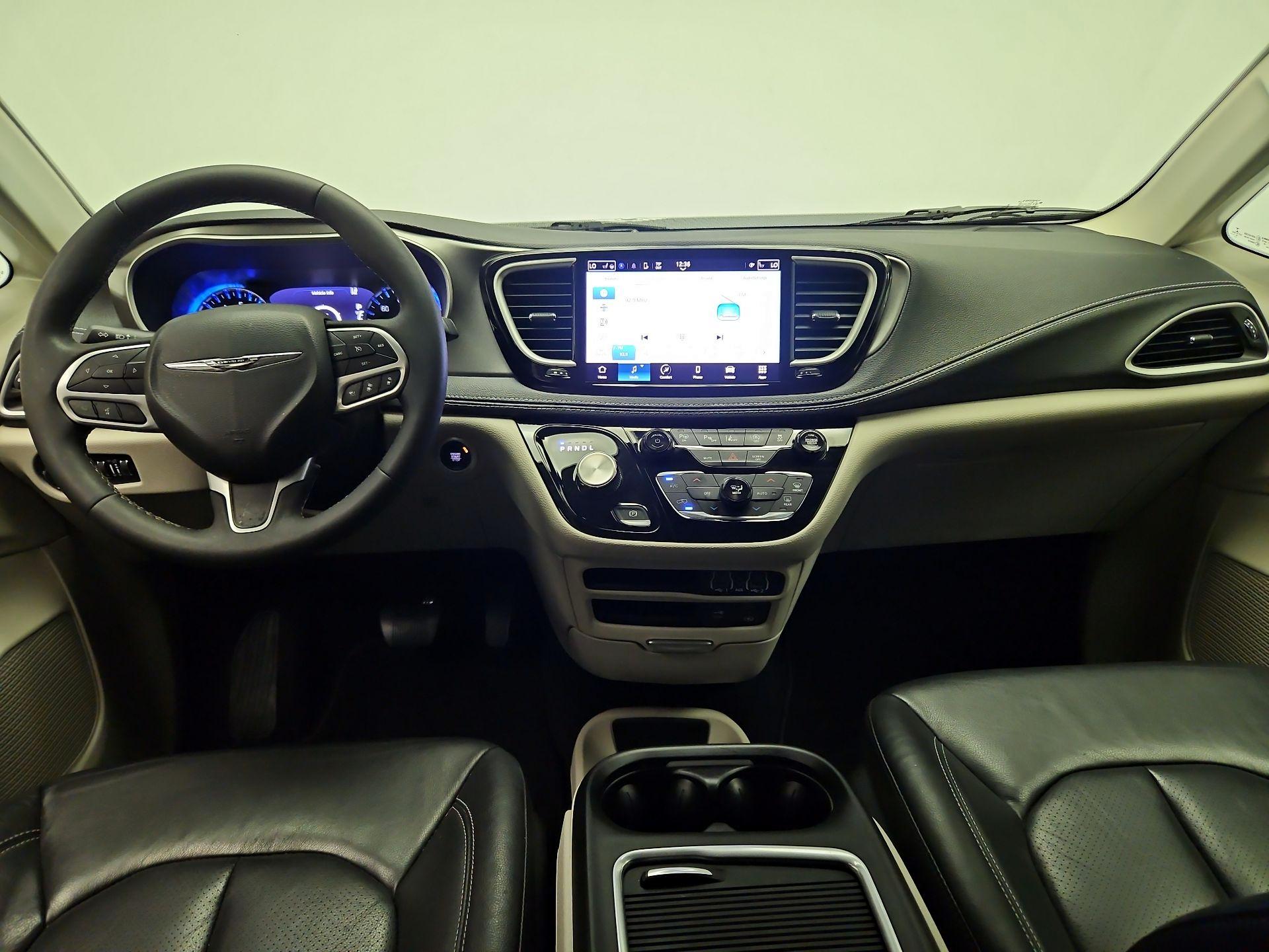 Thumbnail: 2022 Chrysler Pacifica - 9