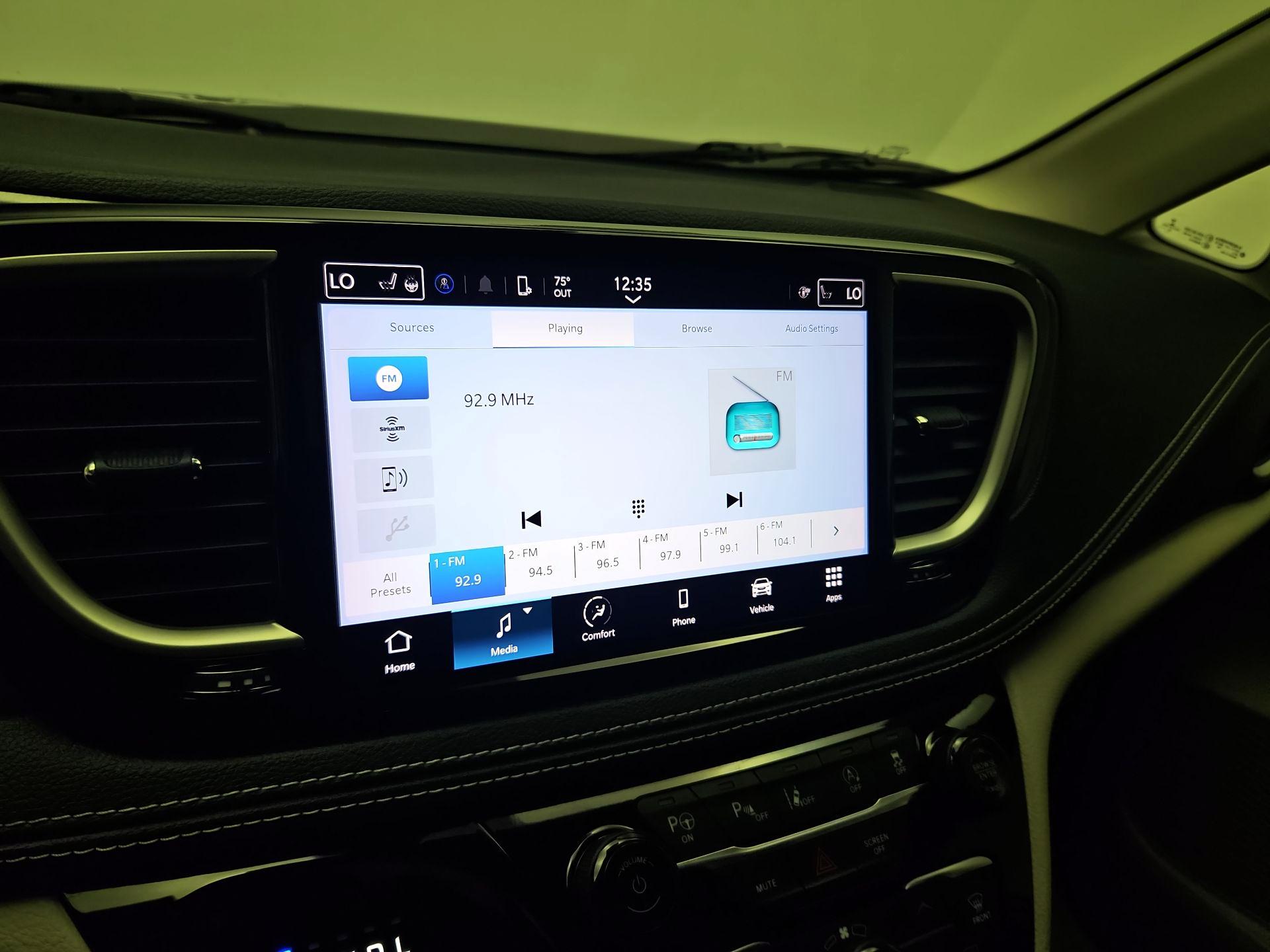 Thumbnail: 2022 Chrysler Pacifica - 15