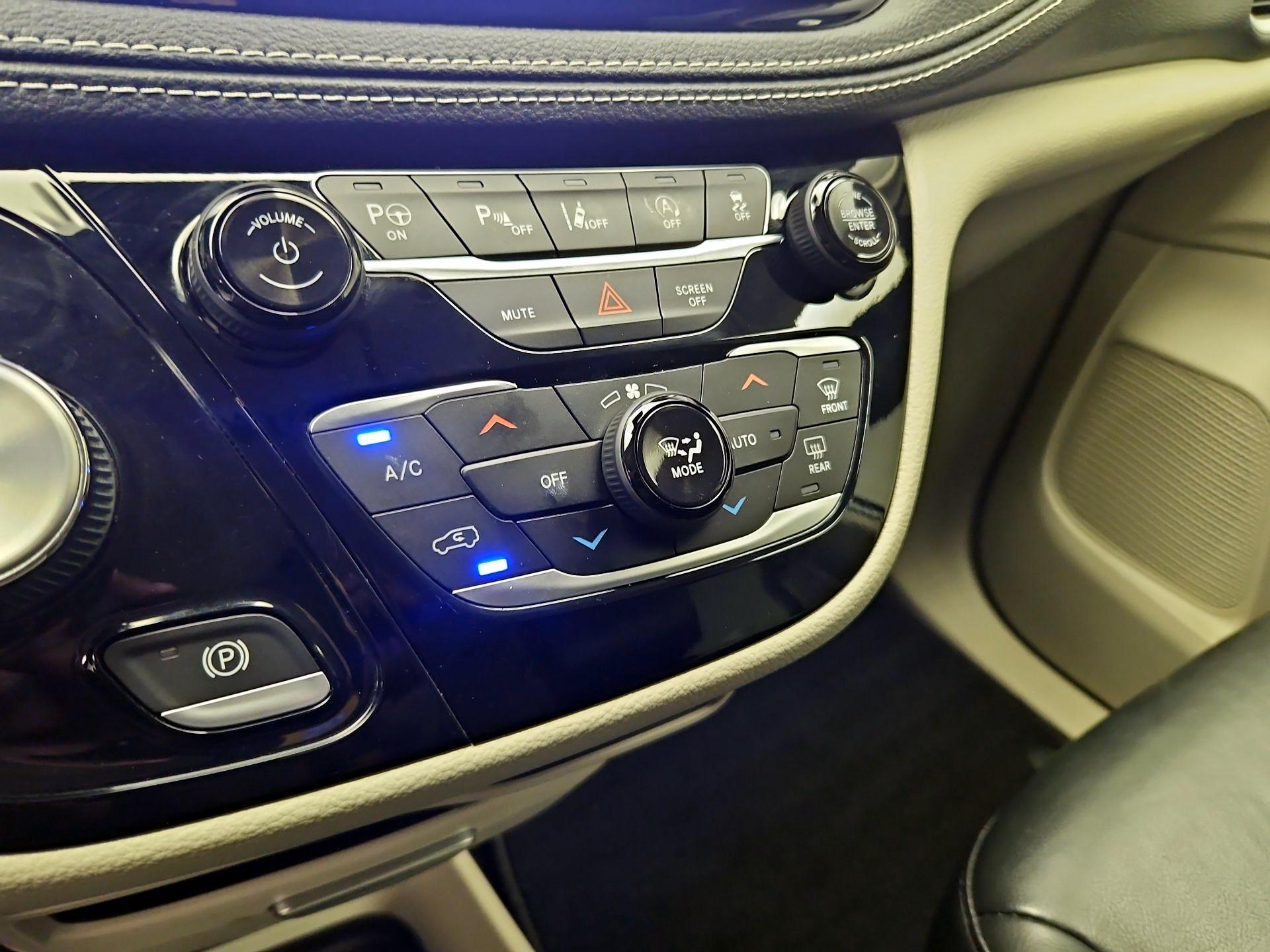 Thumbnail: 2022 Chrysler Pacifica - 16