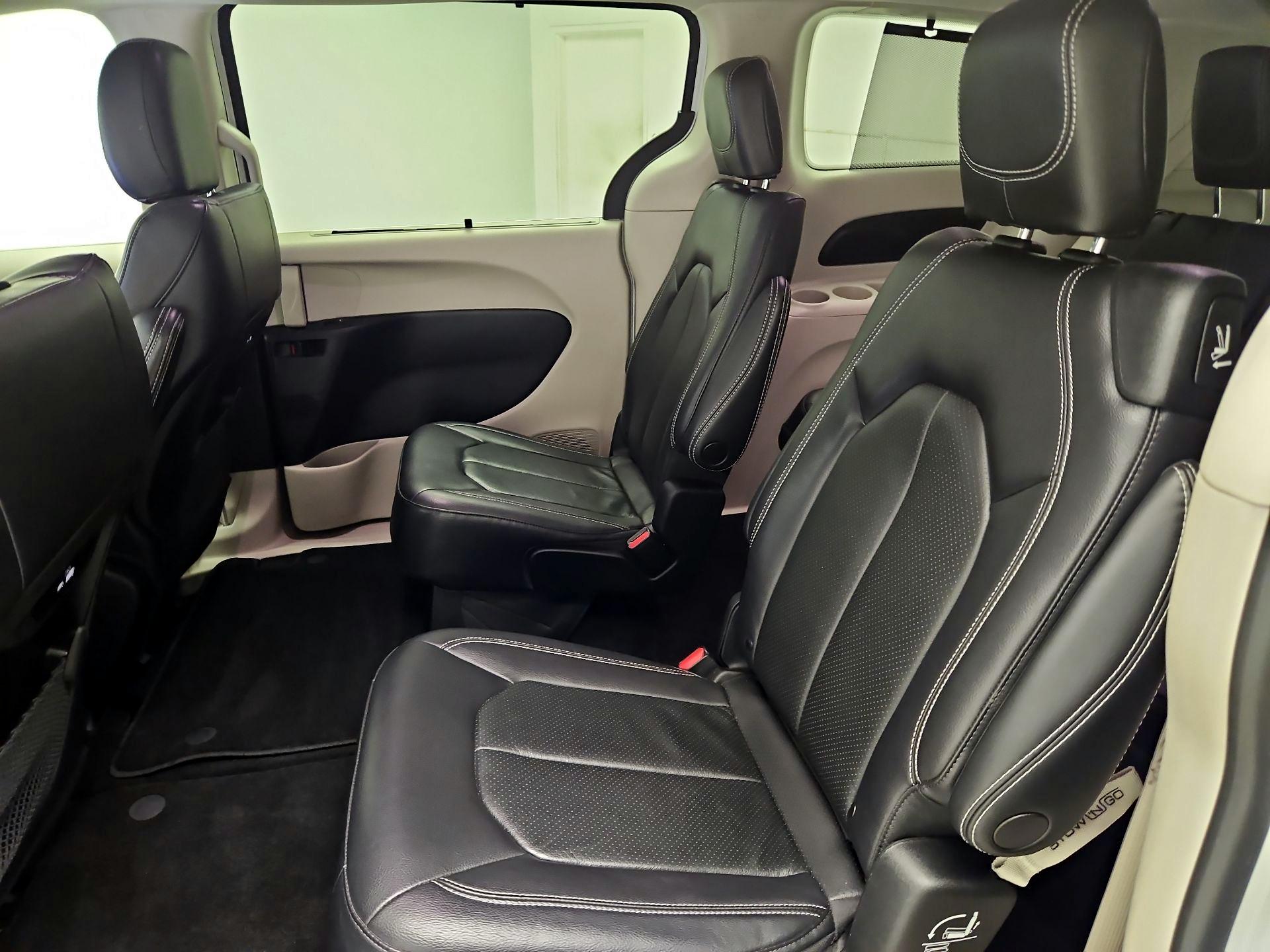 Thumbnail: 2022 Chrysler Pacifica - 19